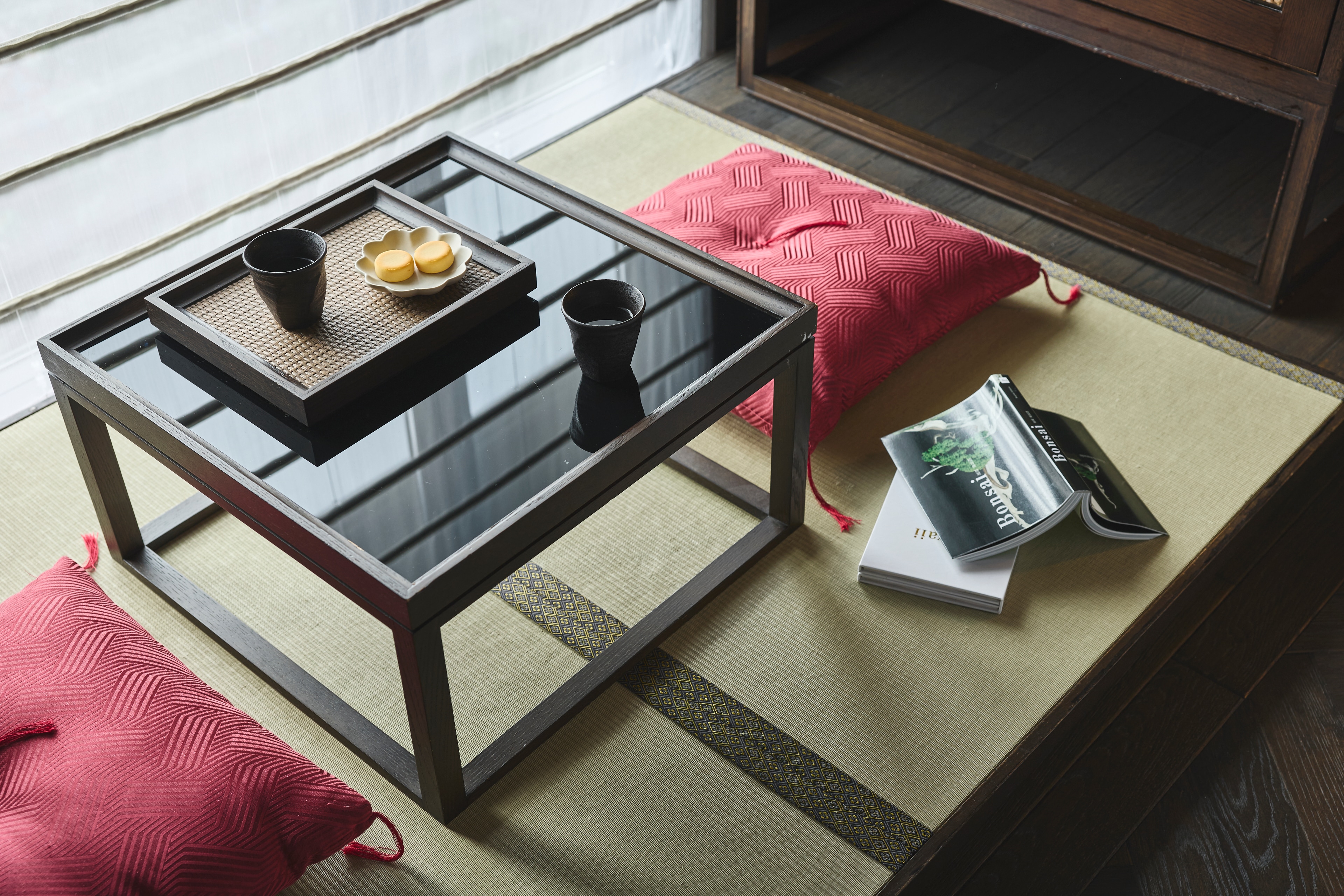 Kamar tamu dengan suasana modern Jepang yang menenangkan.