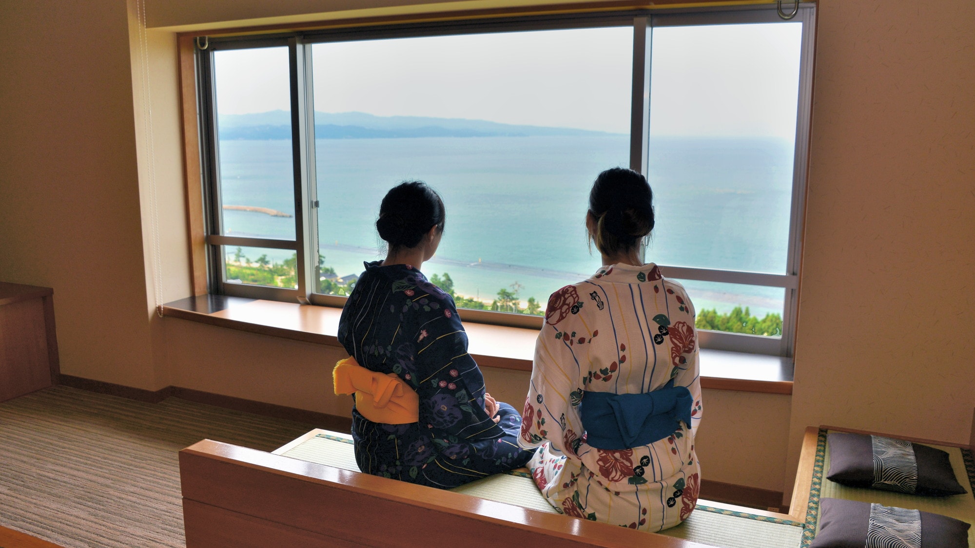 Toyama Bay seen from the guest room on the top floor is exceptional