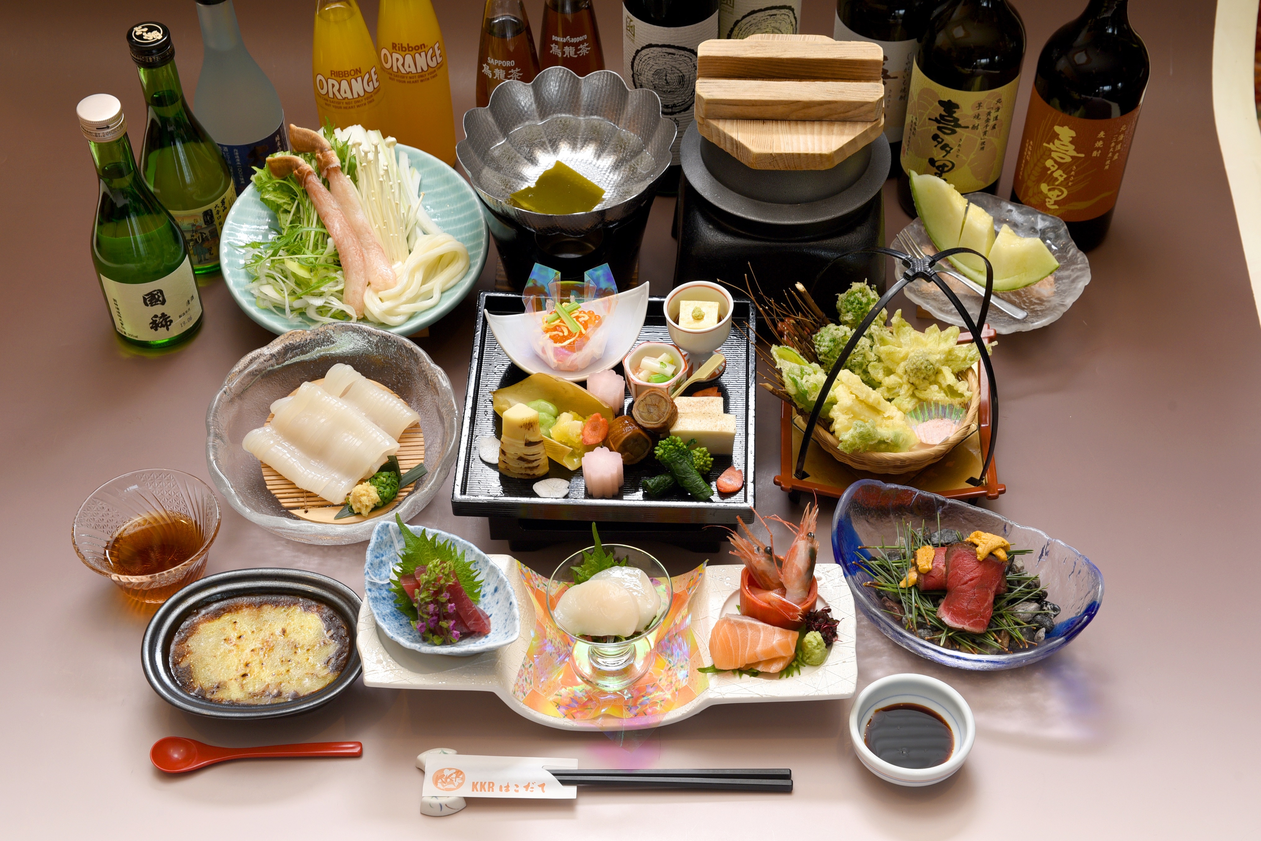 ภาพการรับประทานอาหารภายในห้อง - สปริง