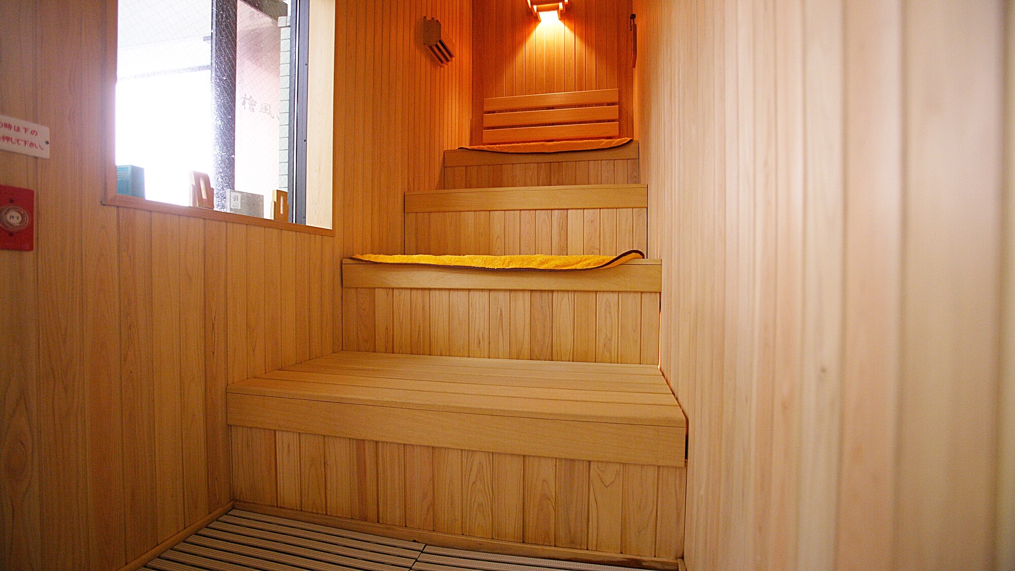 *＜Sauna＞Please use it for a refreshing break.