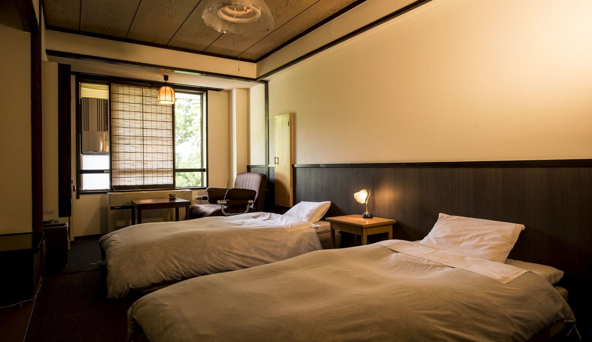  [Standard Western-style room 21㎡, capacity 3 people] There is a bed on the carpet, so you can take off your shoes and relax.