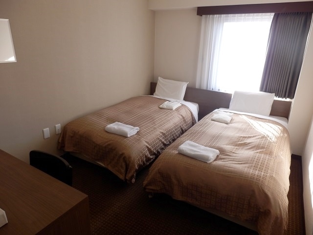 [Twin Room] The twin room with two 110cm wide beds is on the top floor (10th floor)♪