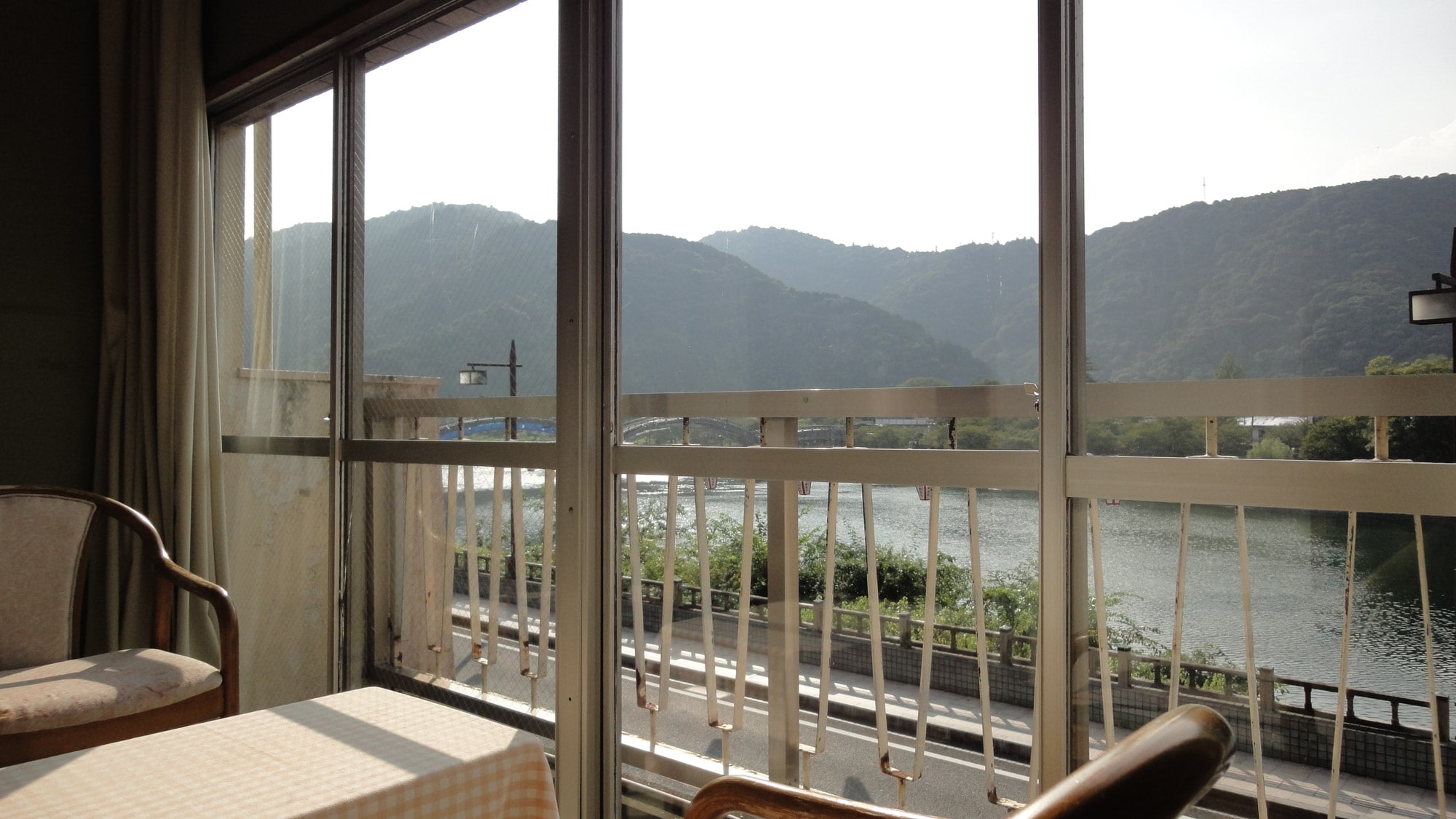 *From the riverside rooms you can see the Kintai Bridge in all four seasons.