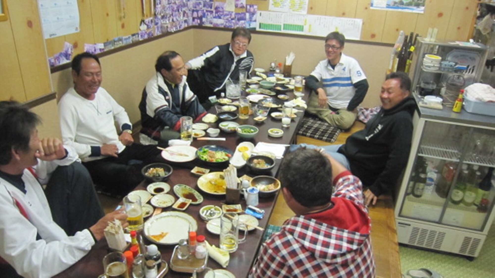 * Izakaya di lantai satu hotel selalu ramai dengan banyak pelanggan