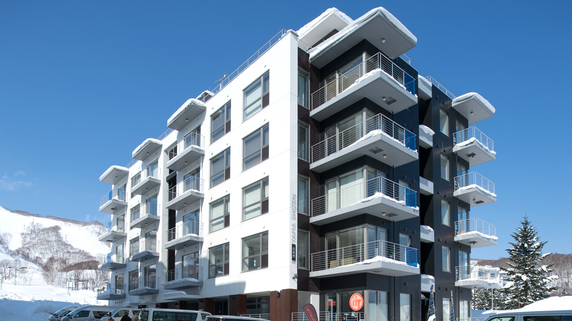 Walking distance to ski slopes and Main Street restaurants.