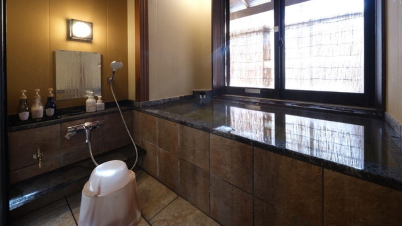 [P type] Special room with semi-open-air bath and small garden <The newest guest room with hot spring>