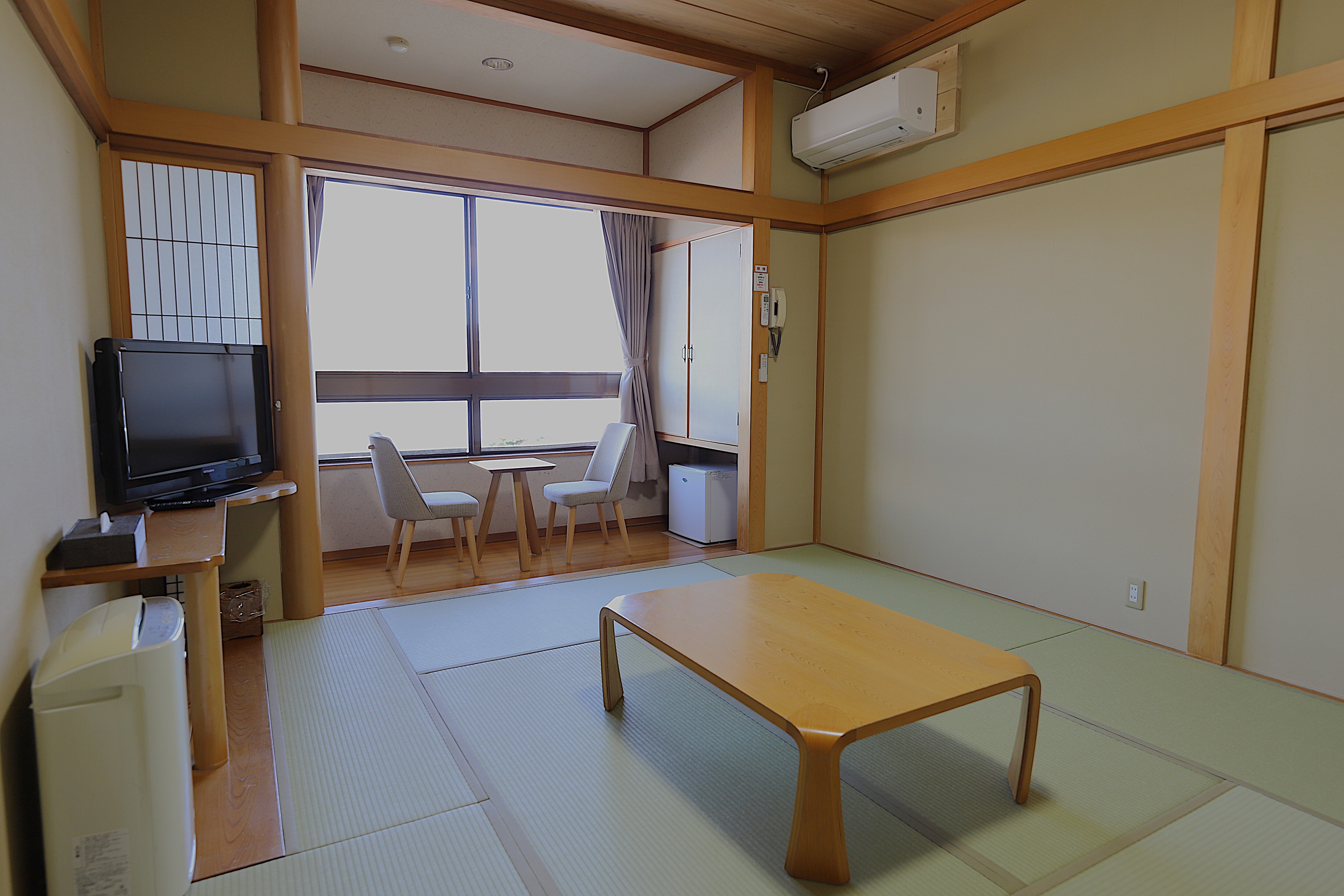 Lake Yamanaka View Japanese-Style Room with Shared Bath and Toilet [Non-Smoking]