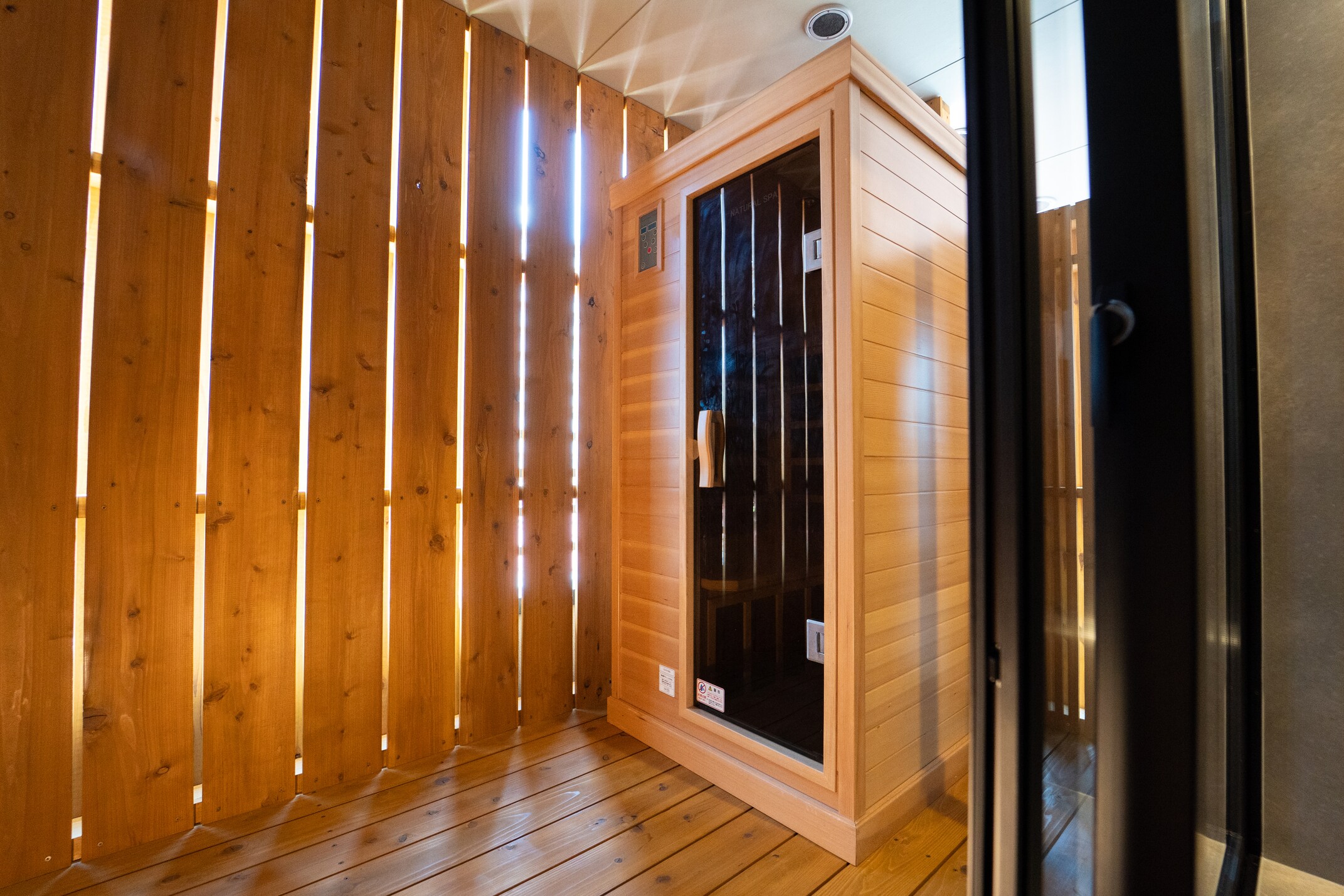 【附半露天浴池/三溫暖】日式摩登陽台套房（16張榻榻米）