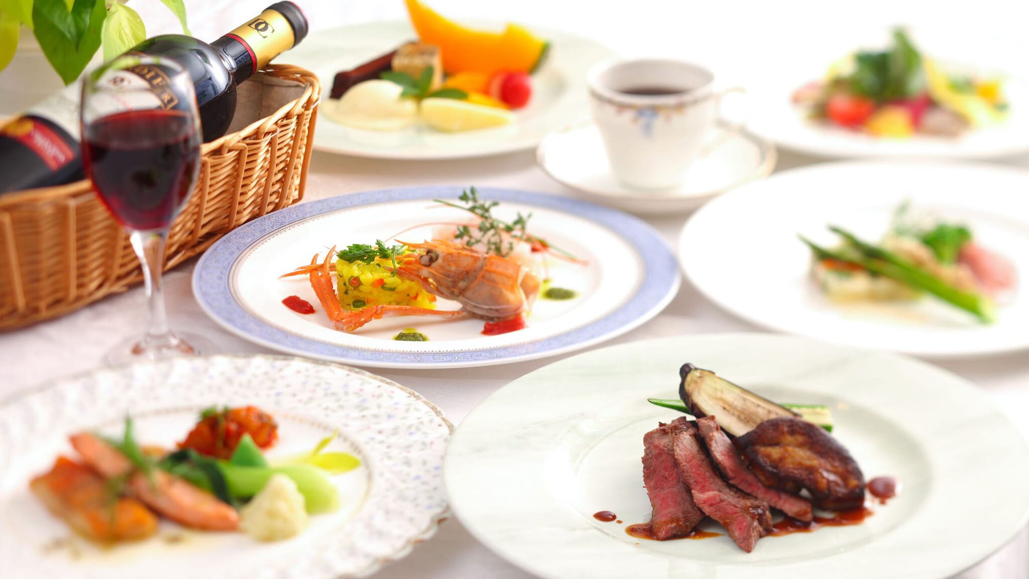 ・[Dinner example] A full-course dinner carefully prepared by the owner chef with a French background