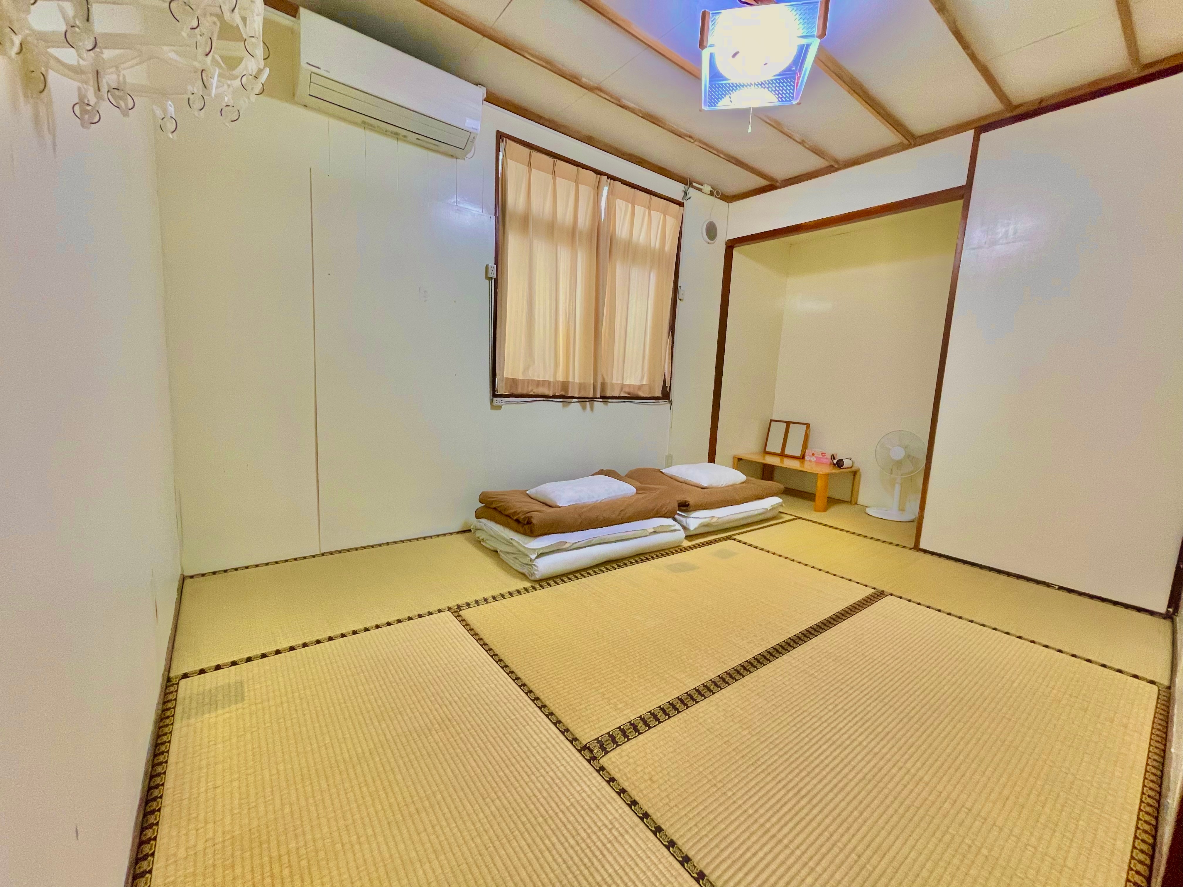 [Japanese-style room C] Accommodates 1-2 people. Equipped with air conditioning, TV and hair dryer.
