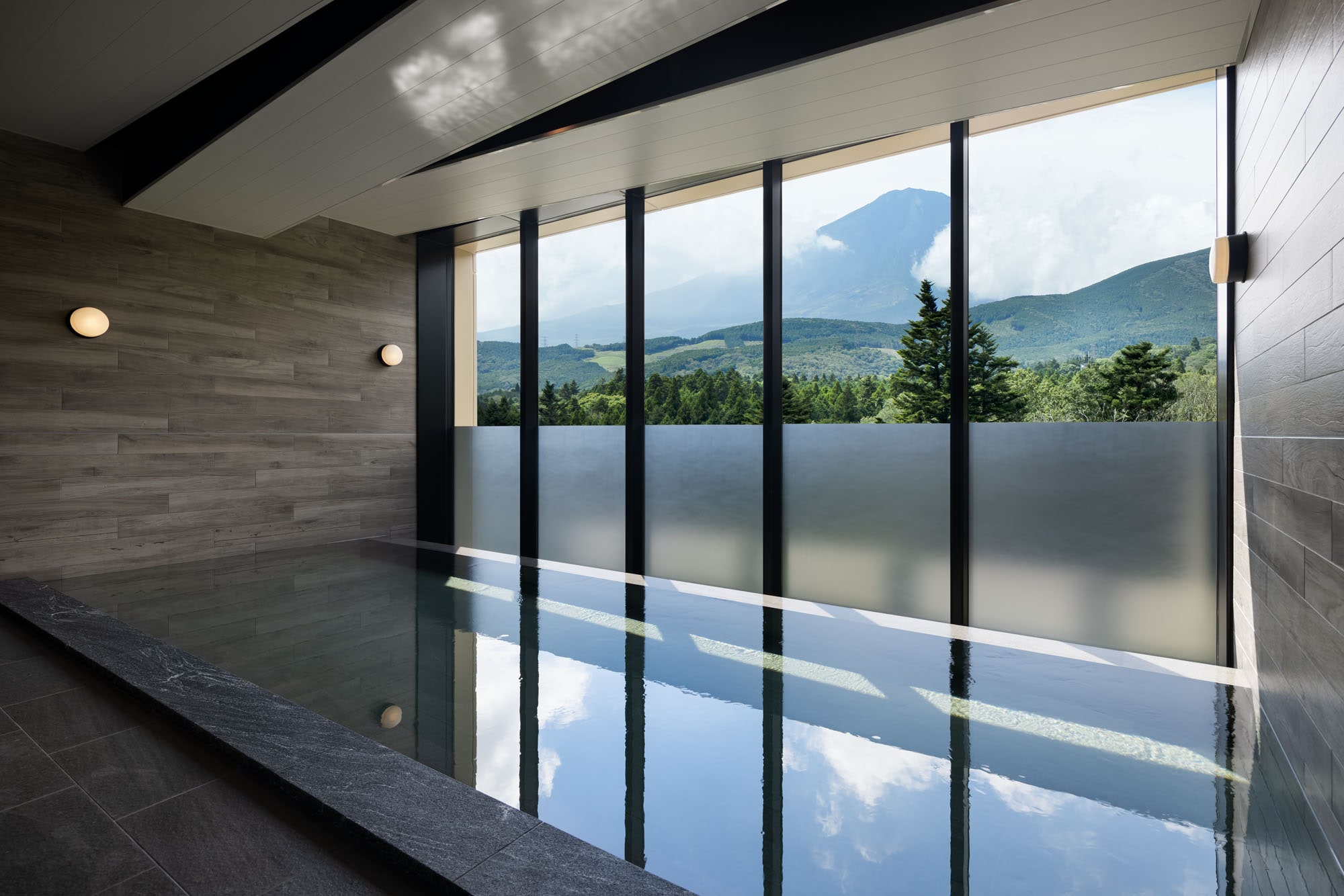 Wellness building "OMIKA Wellness & Spa" Fuji Omikami Onsen