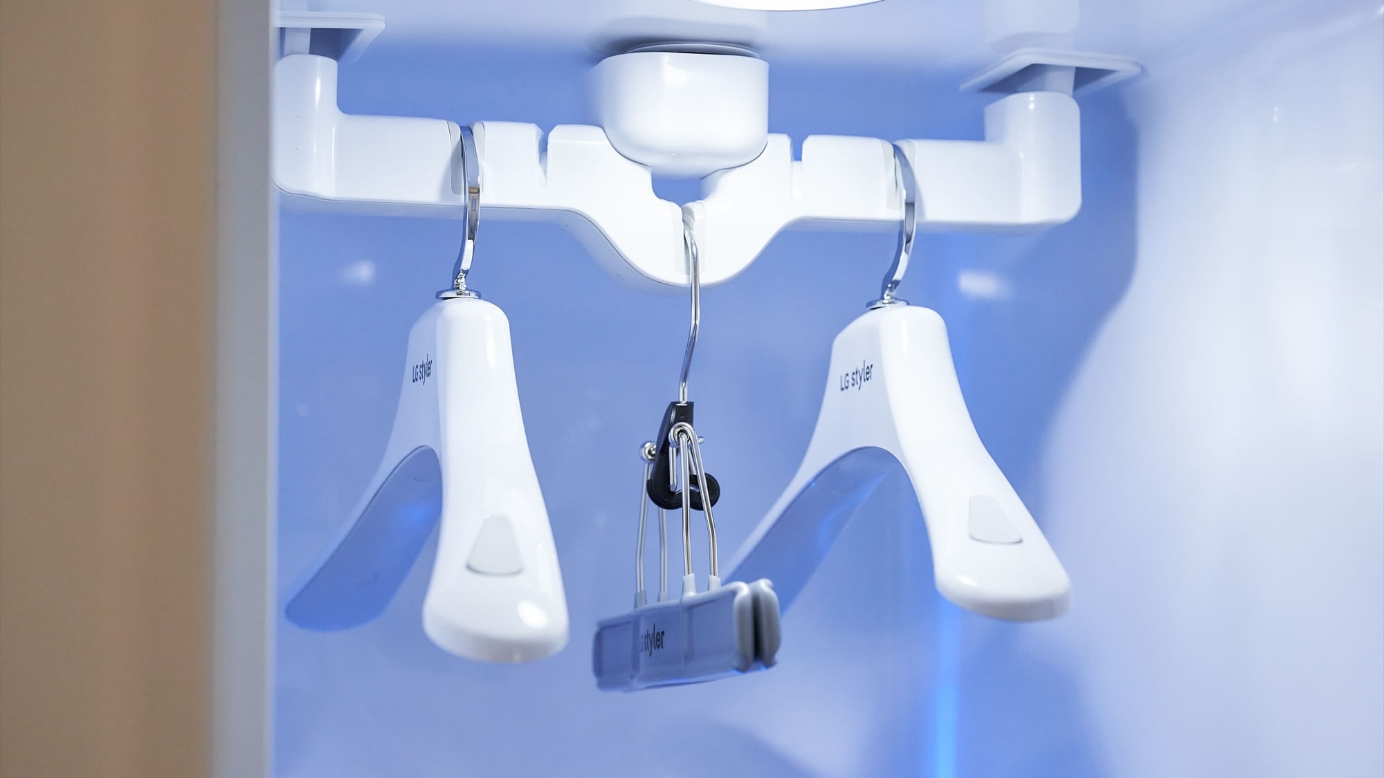 All rooms are equipped with the automatic cleaning machine "LG Styler"!