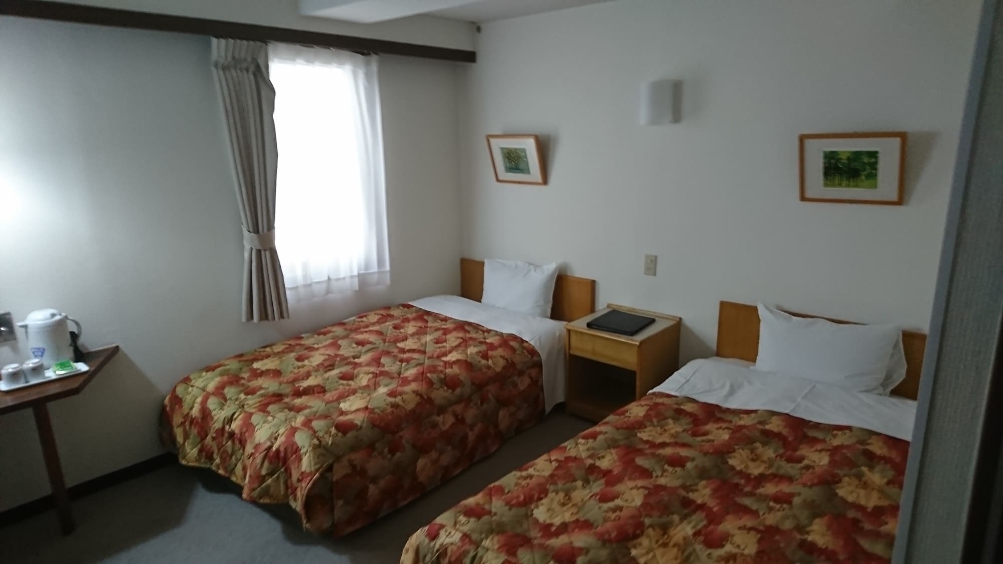 ・Special room with separate bath and toilet (with washlet)