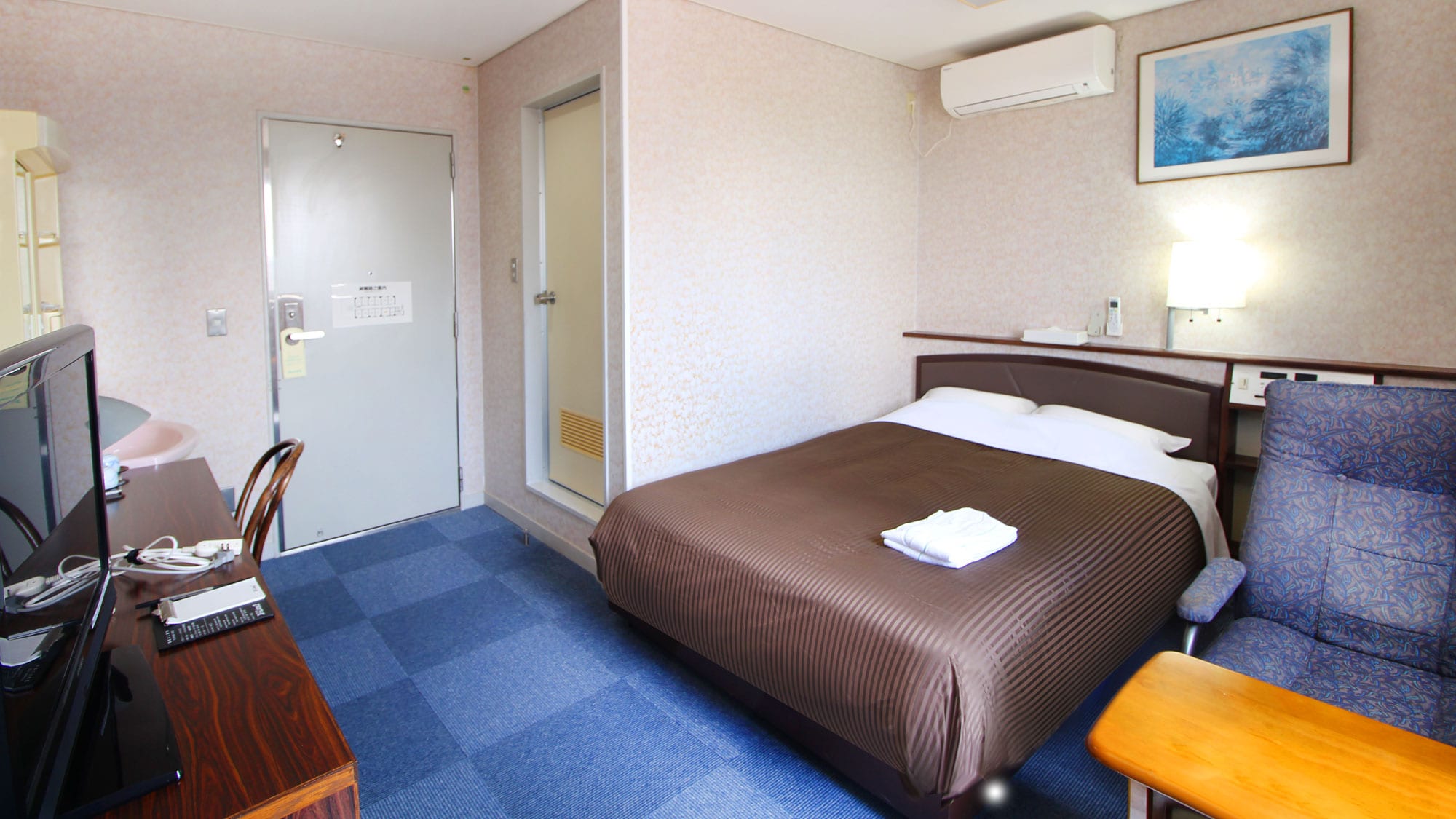 Double room [140cm bed x 1]