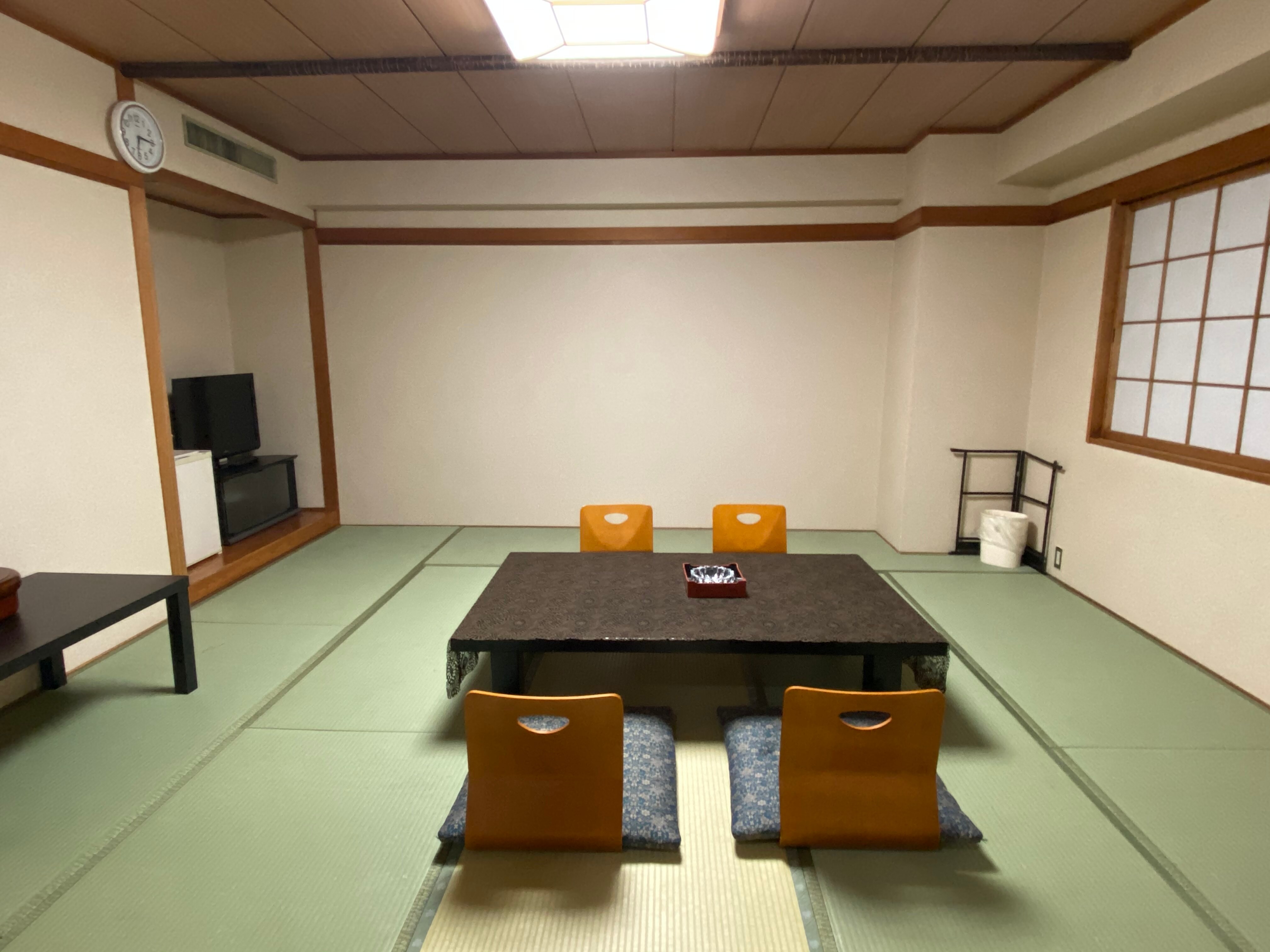 [Japanese-style room] 10 tatami mats + 12.5 tatami mats