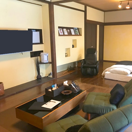 [R-01] Recommended for those who prefer a calm atmosphere.