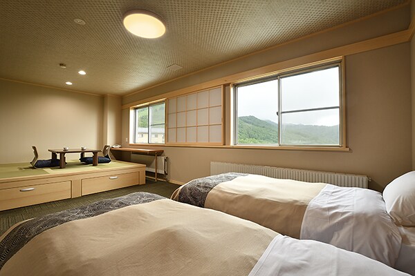 Large Twin Japanese Style
