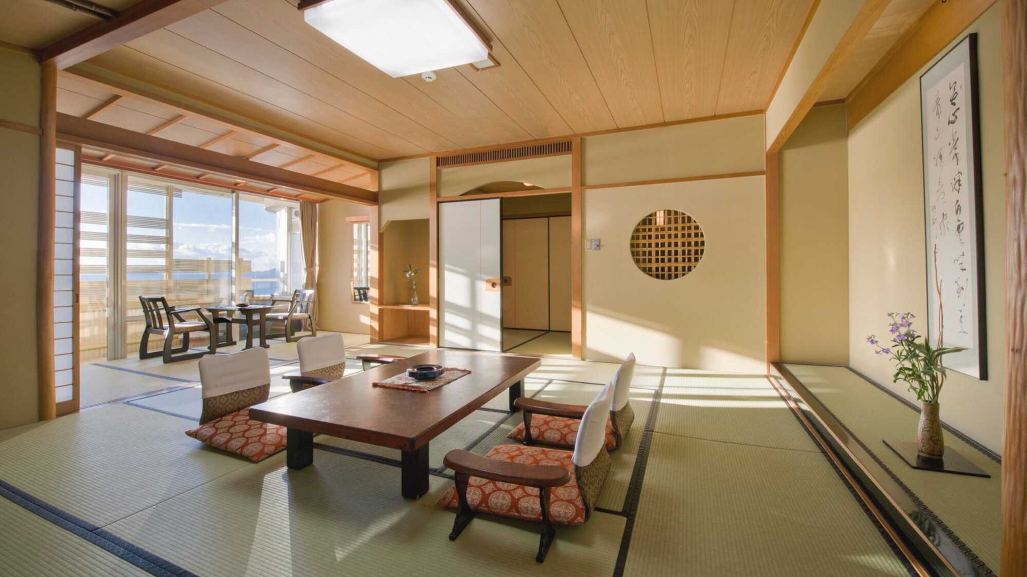 [Room with open-air bath] Overlooking the magnificent Mikawa Bay