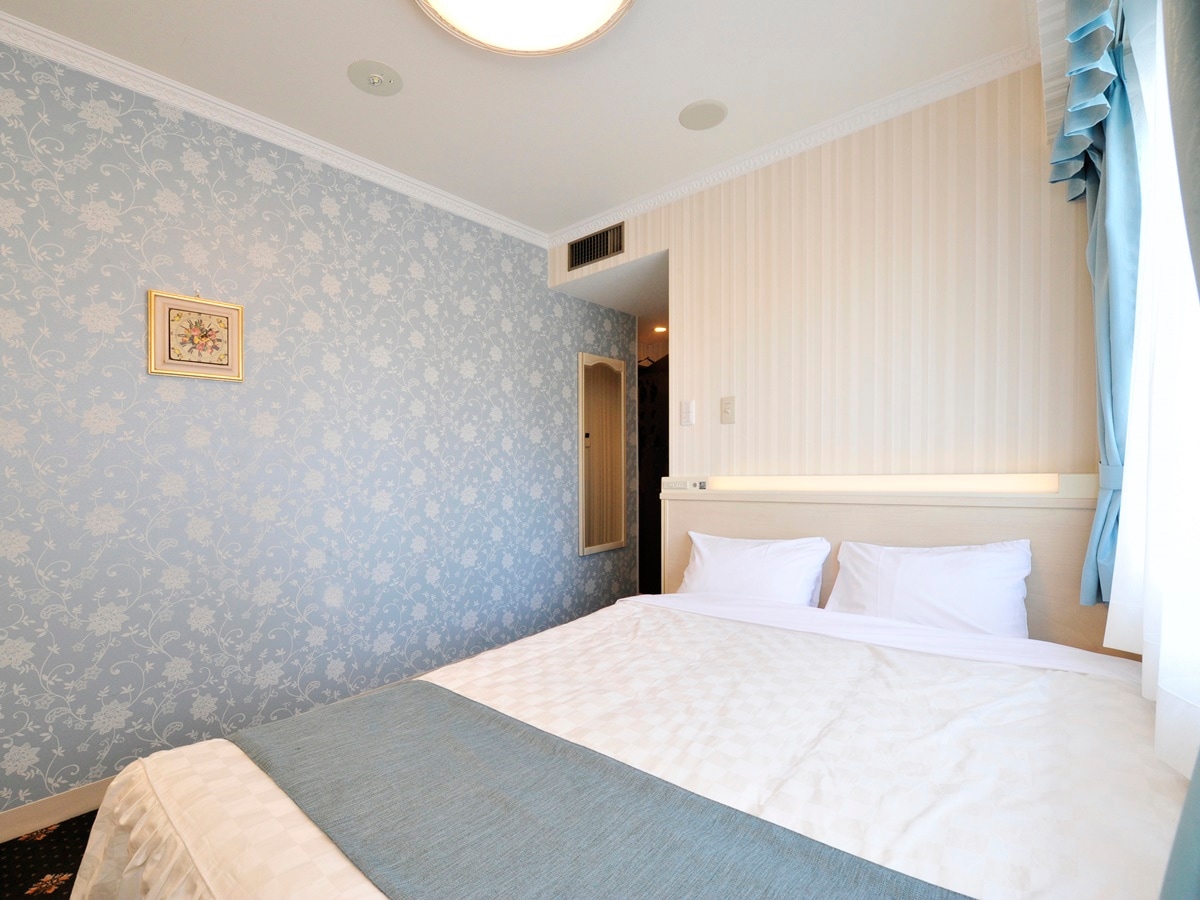 [Deluxe Double Room] Approximately 14 square meters, bed width 160 cm