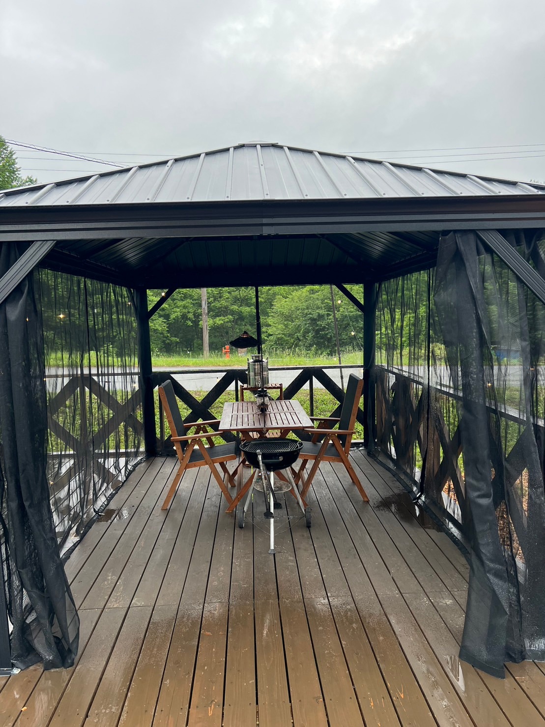 No need to worry about BBQ even on rainy days! Each site has a large gazebo