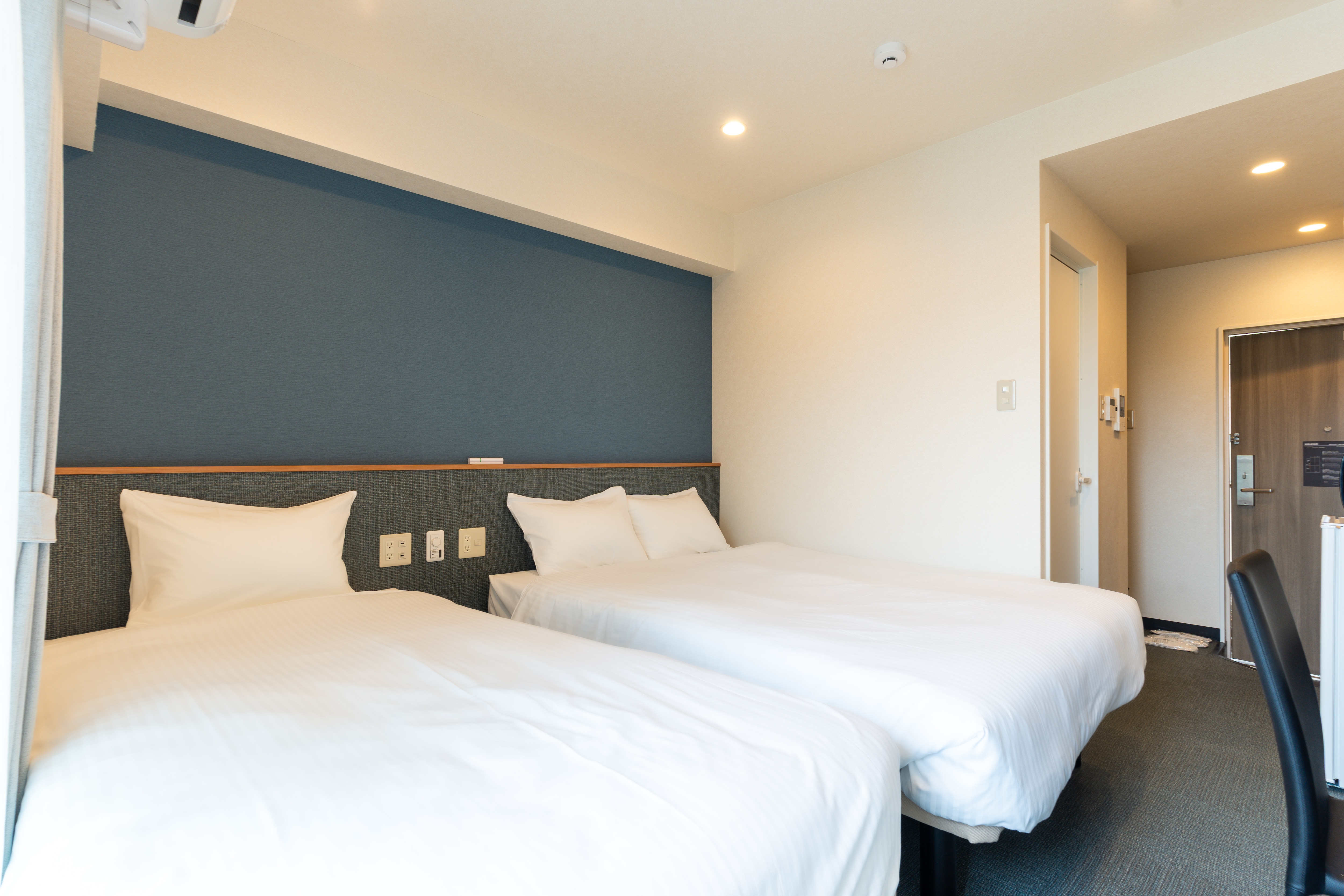 Guest room bed