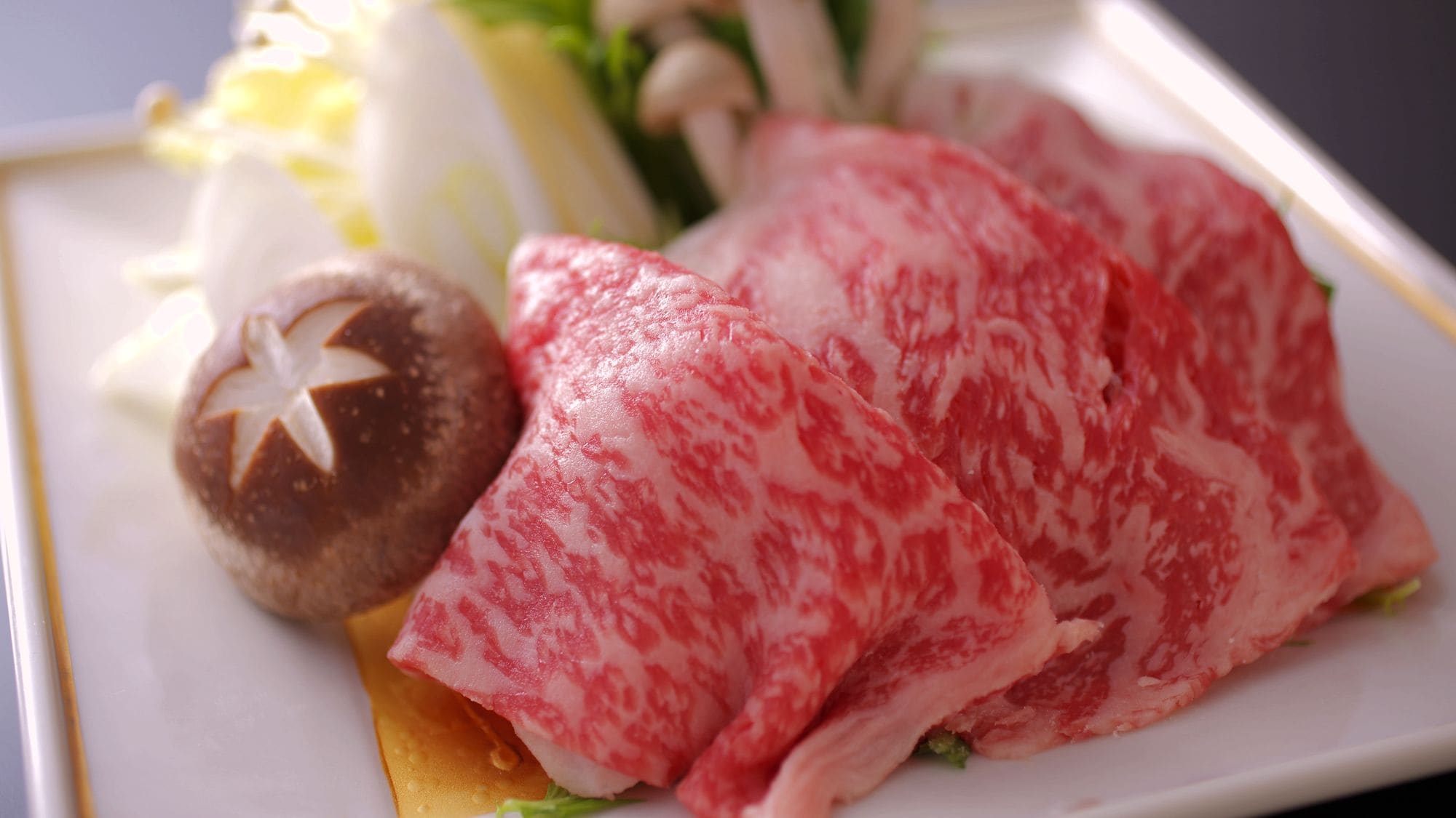 [Noto beef shabu-shabu] The delicious flavor of high-quality meat spreads softly.