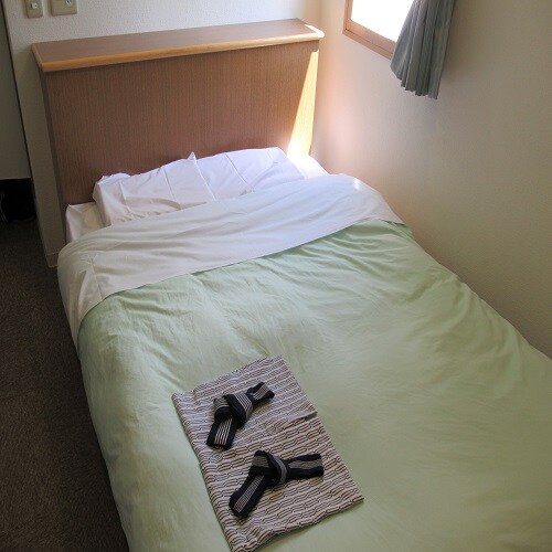 Double room [14 square meters, spacious bed size 140 cm]