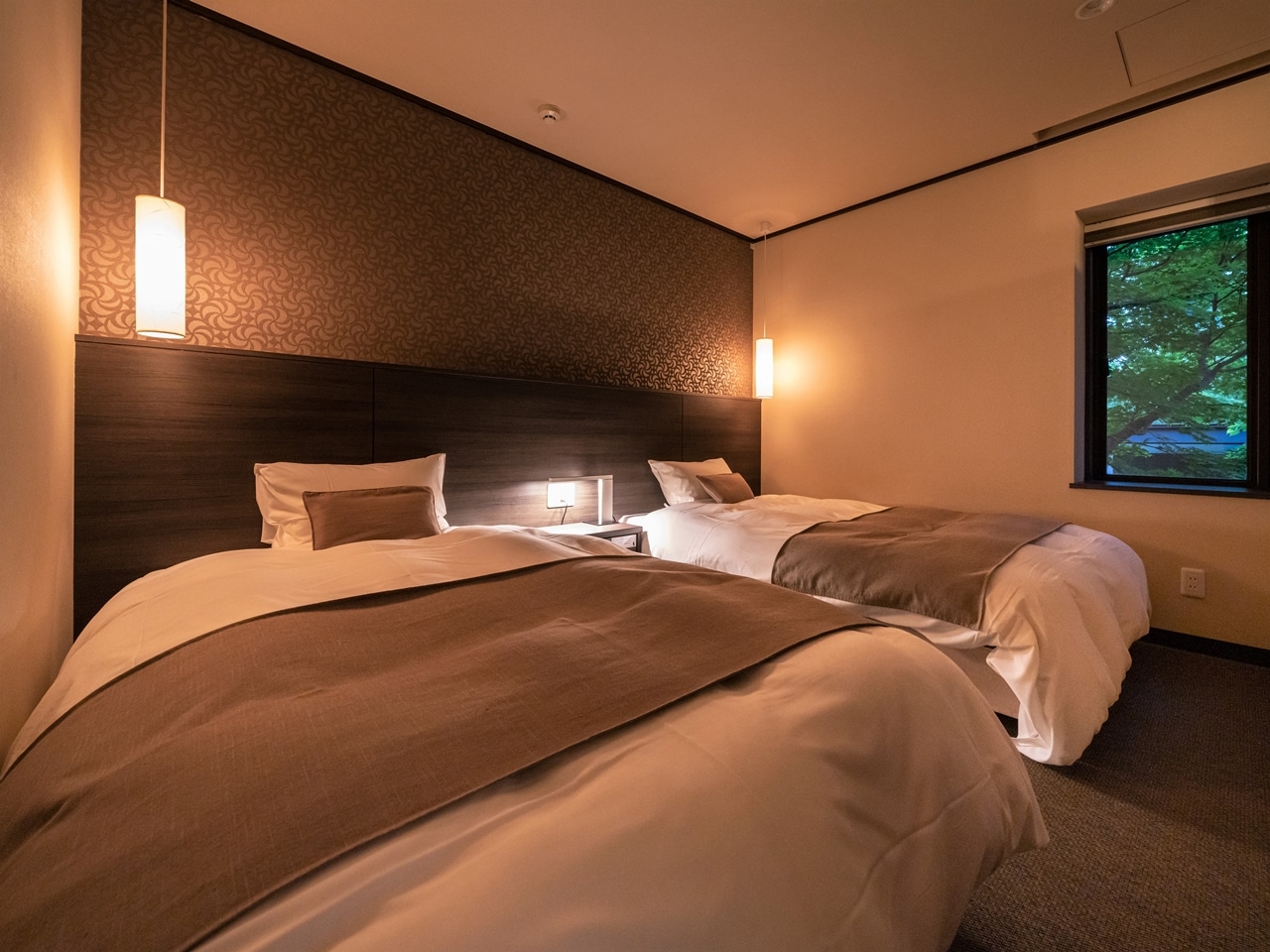 [Premium Japanese and Western rooms] You can use it as a Hollywood twin by connecting the beds.