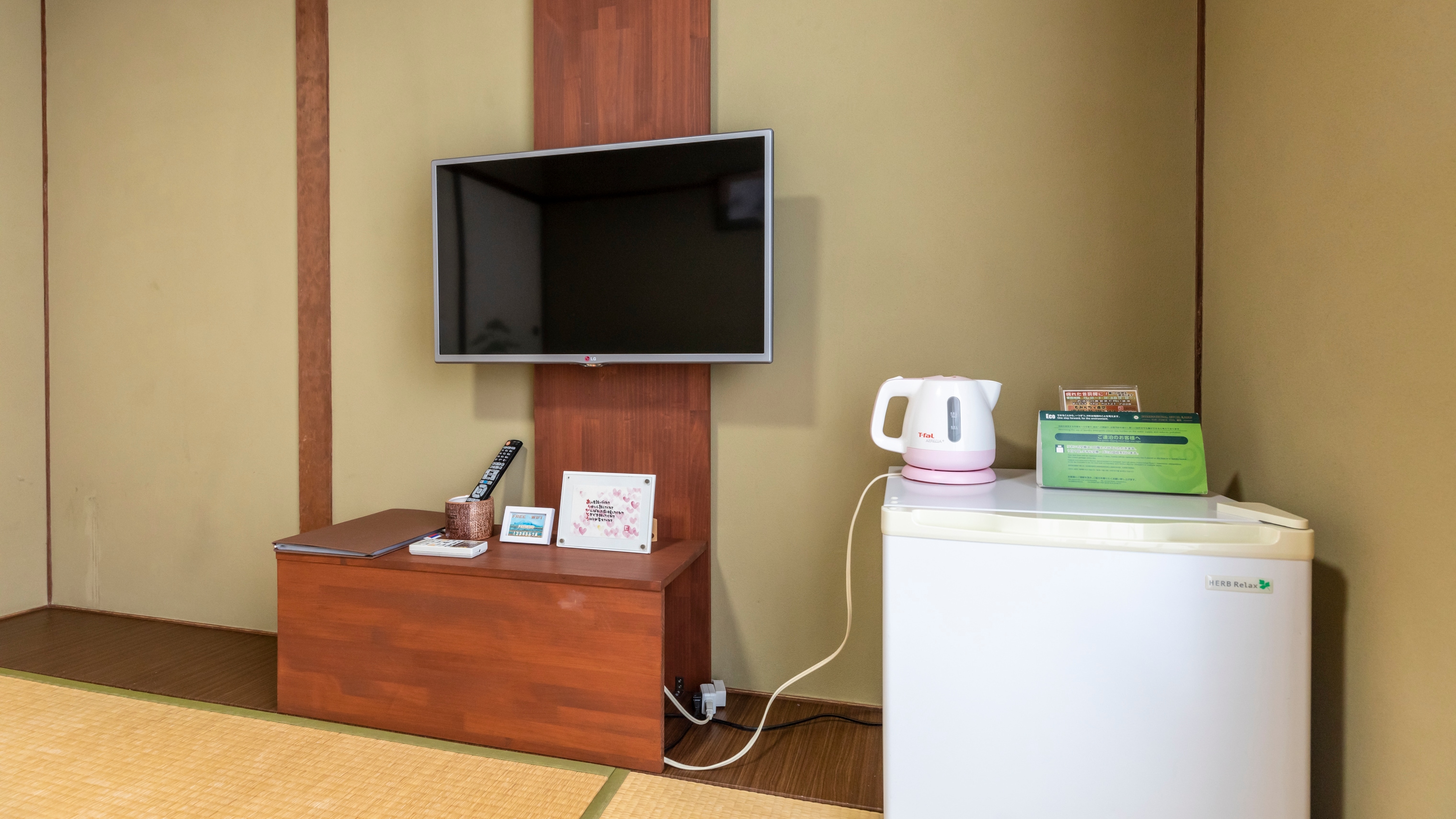 [Non-smoking] Japanese-style room for 1-2 people (no bath or toilet)