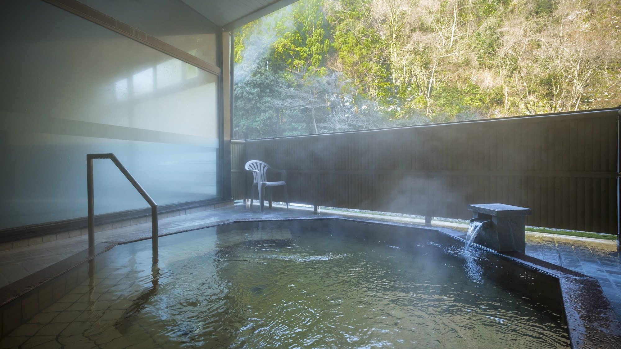 Open-air bath