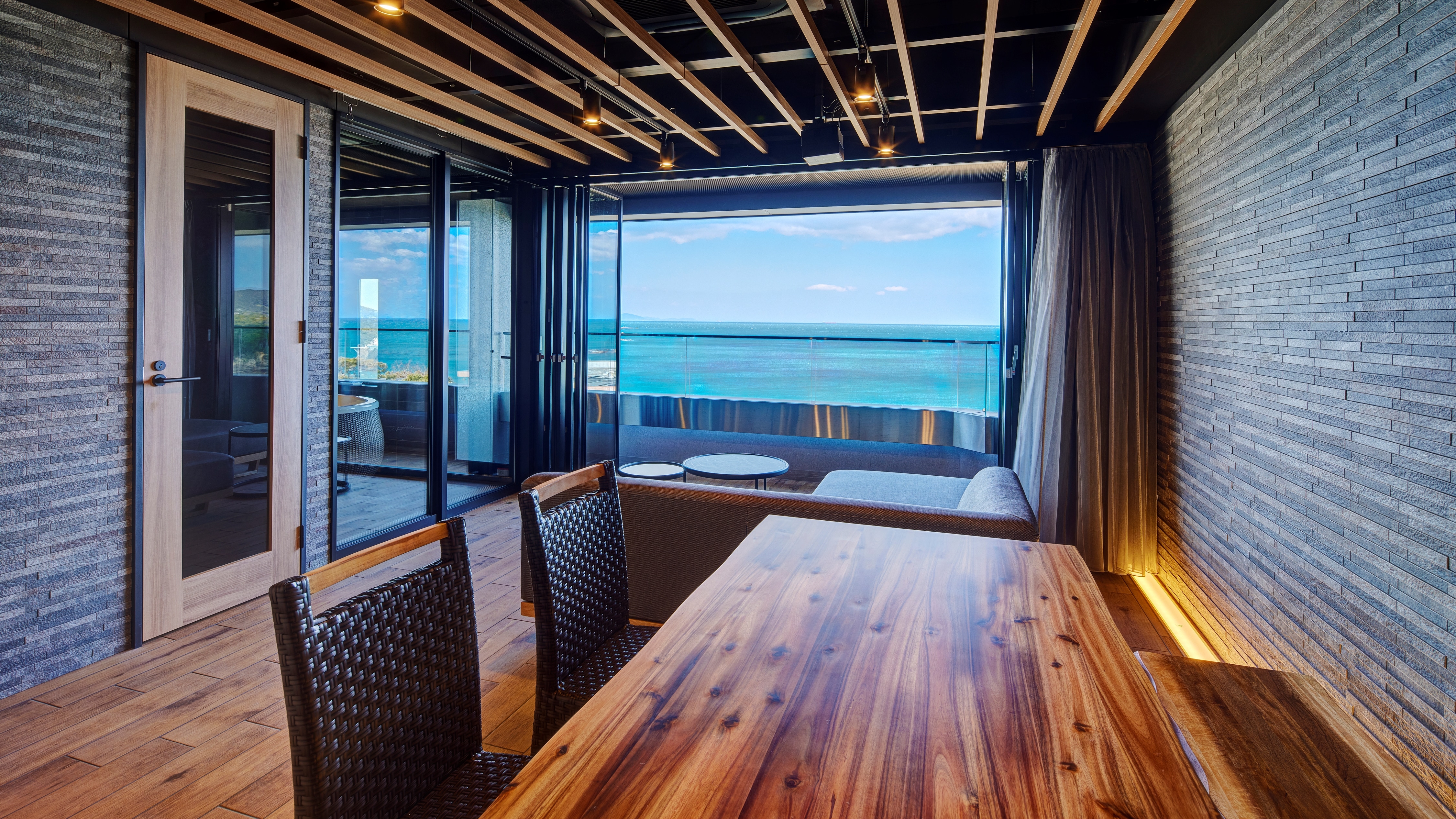 High floor outdoor living room (no sauna)