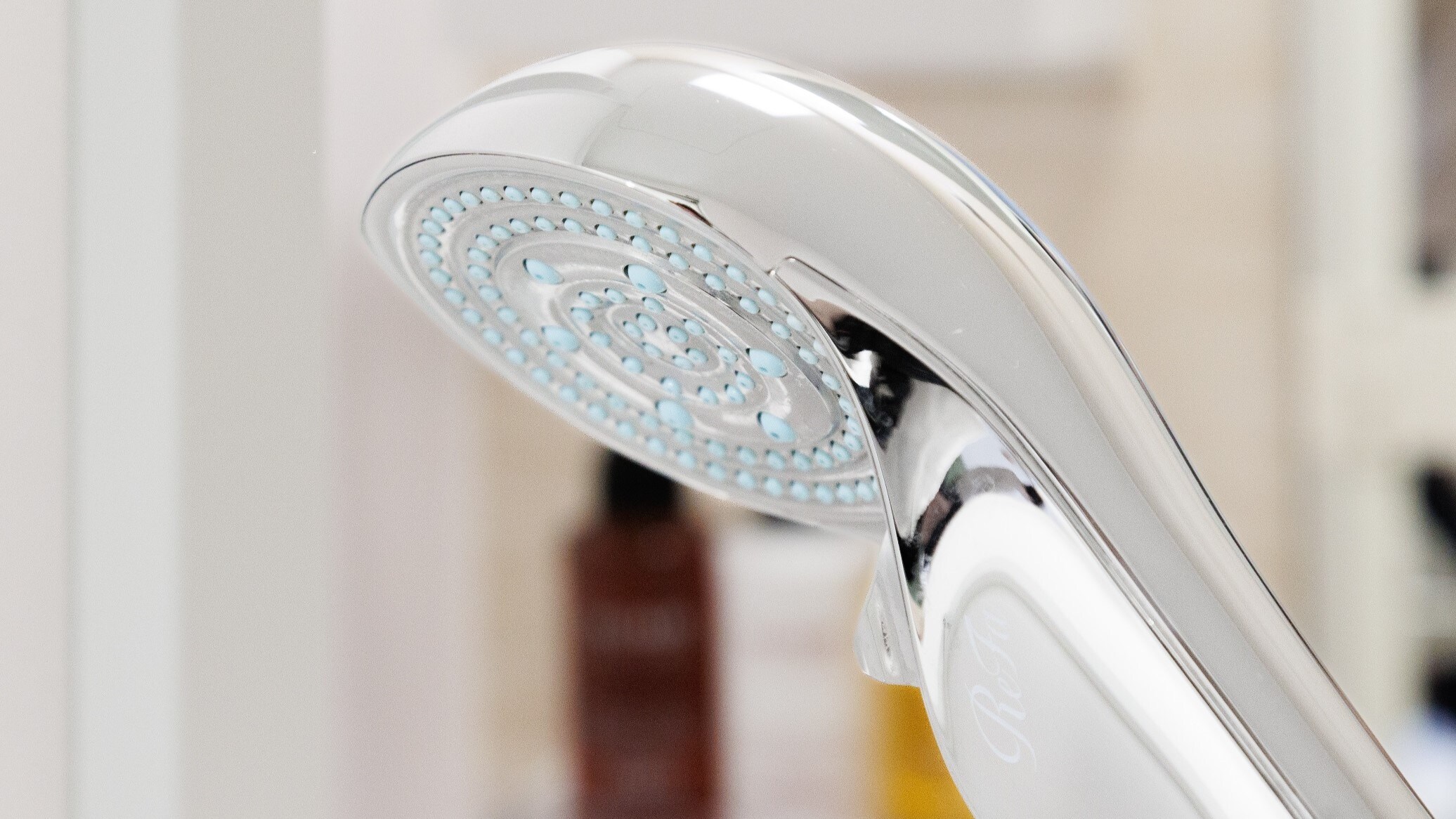 Introduced ReFa to shower heads in all guest rooms! Please enjoy the blissful shower term ♪