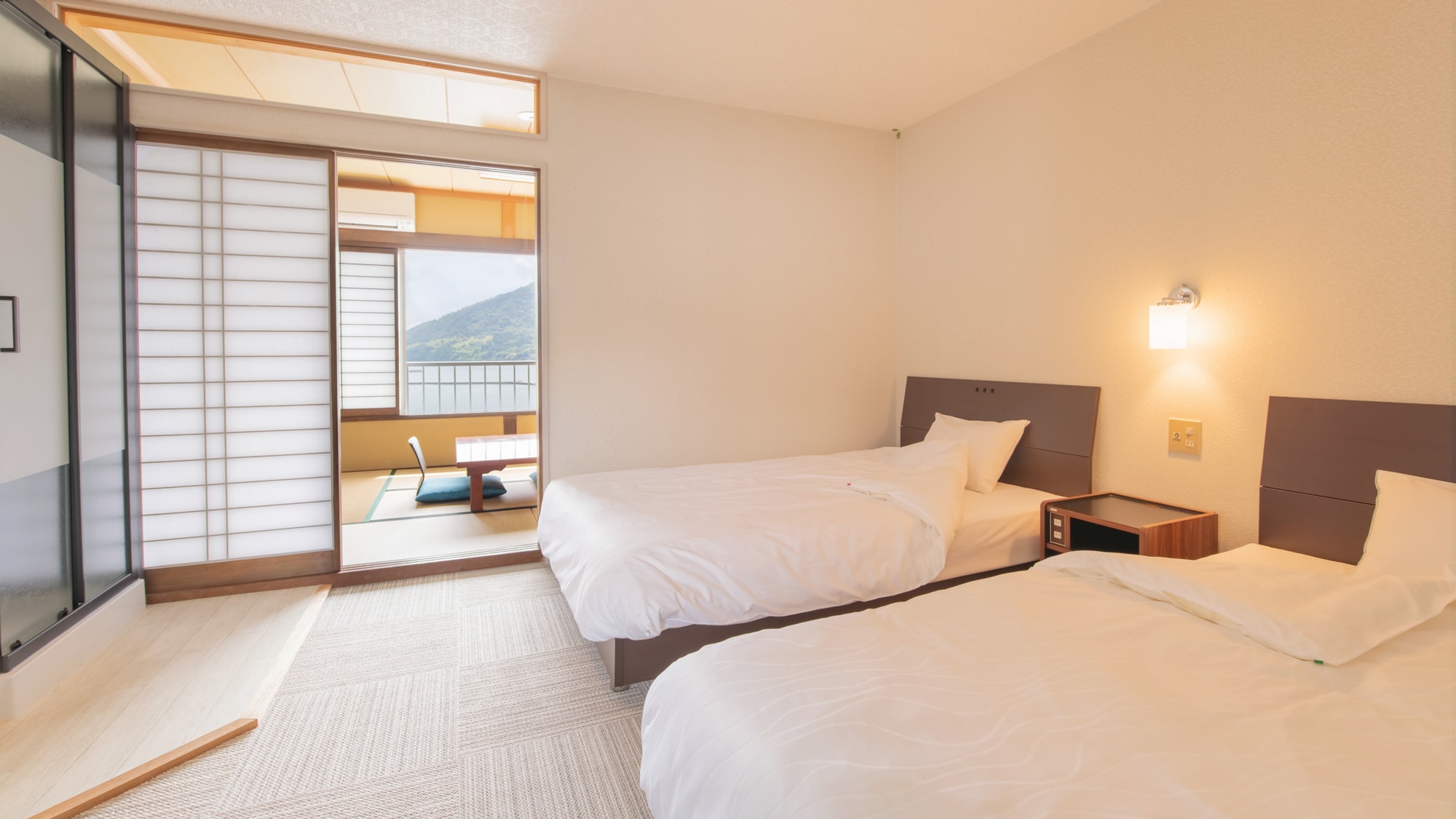 ※【和洋式雙床房】3人以上入住時，日式房間內將提供被褥。