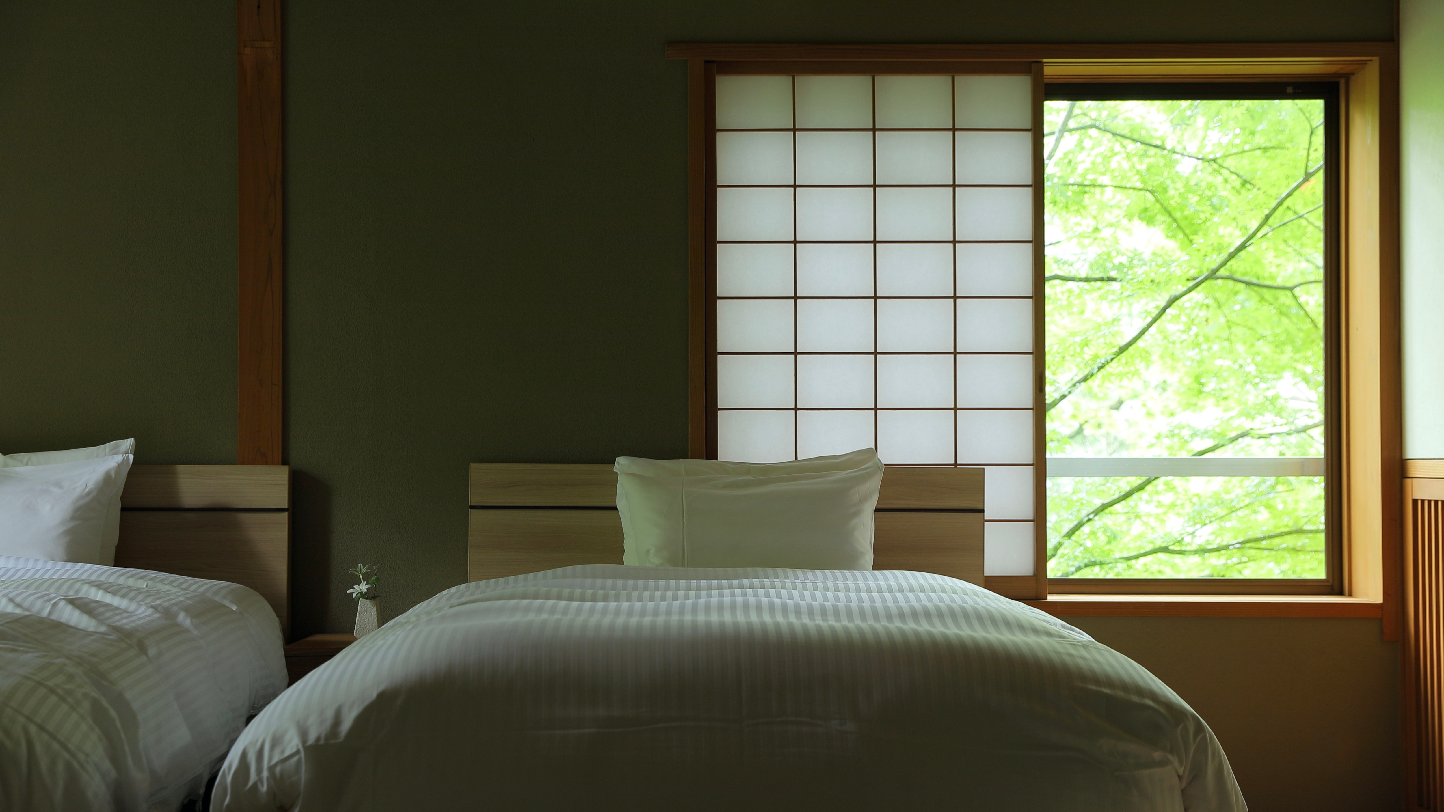 "Pine" room