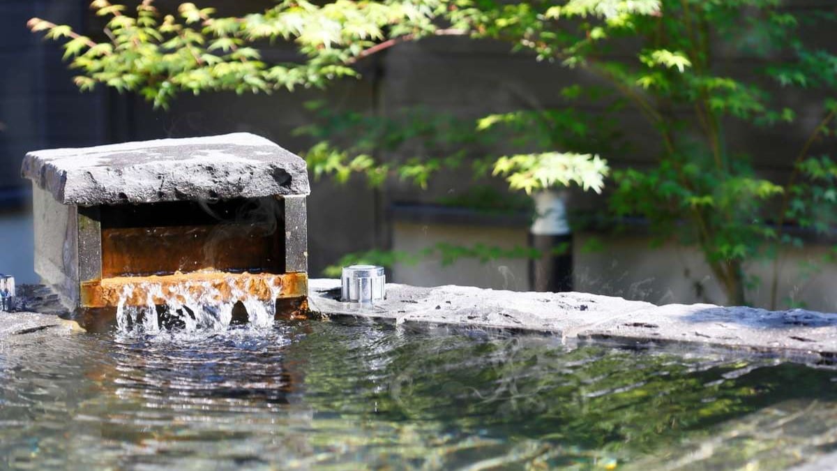 During your stay, you can enjoy 100% natural hot spring water flowing from our own source as many times as you like.