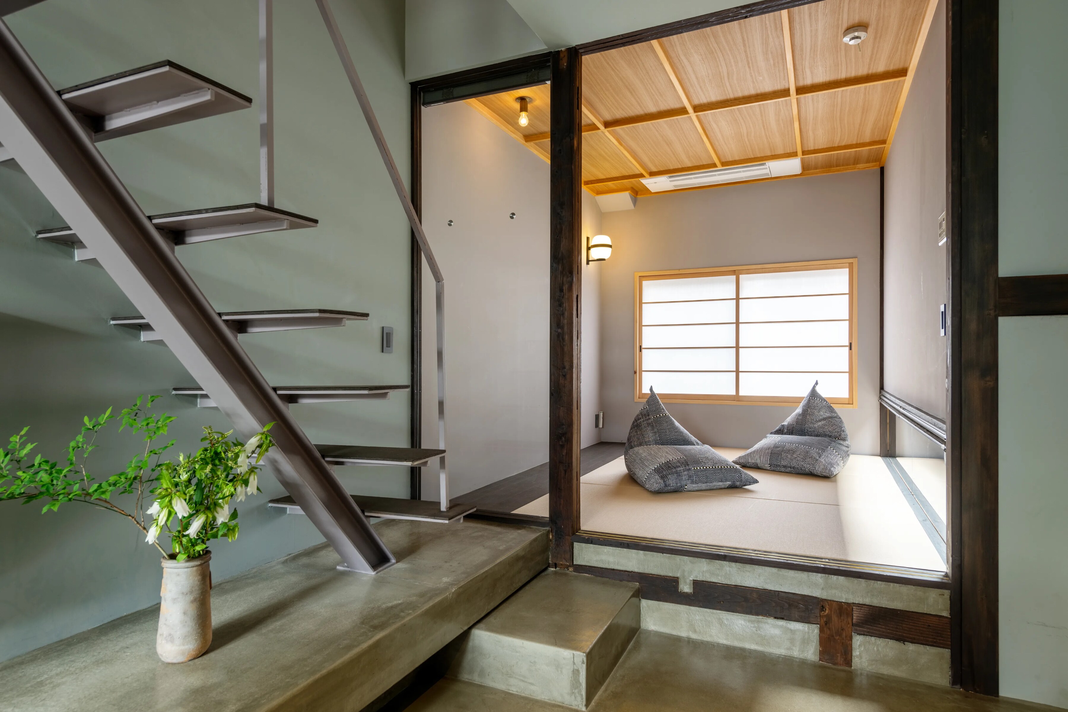 Japanese-style room