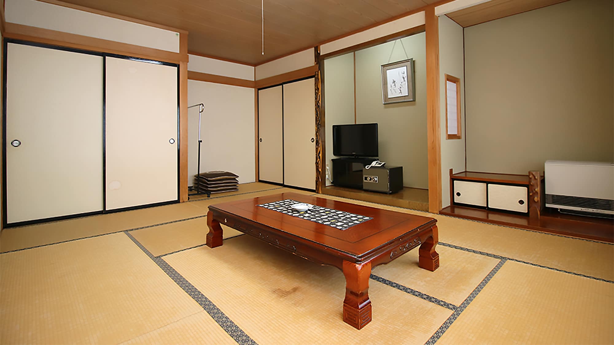 12 tatami Japanese-style room