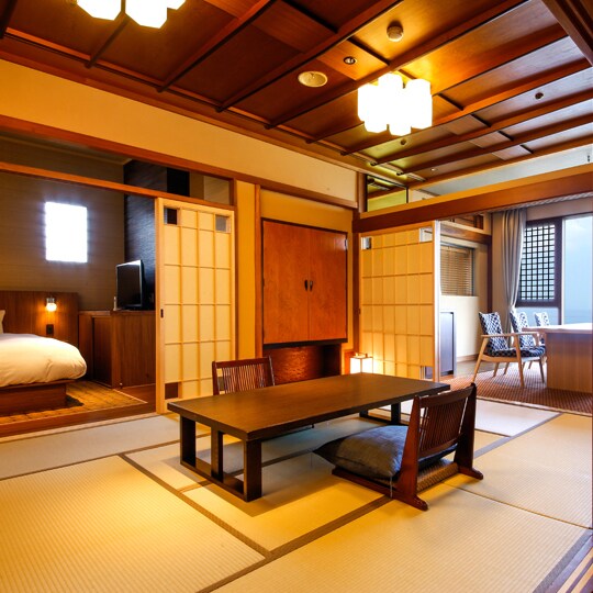Sataku Grande Room因其舒适而广受欢迎，可用于各种目的，从夫妻纪念日到三代人的家庭旅行。