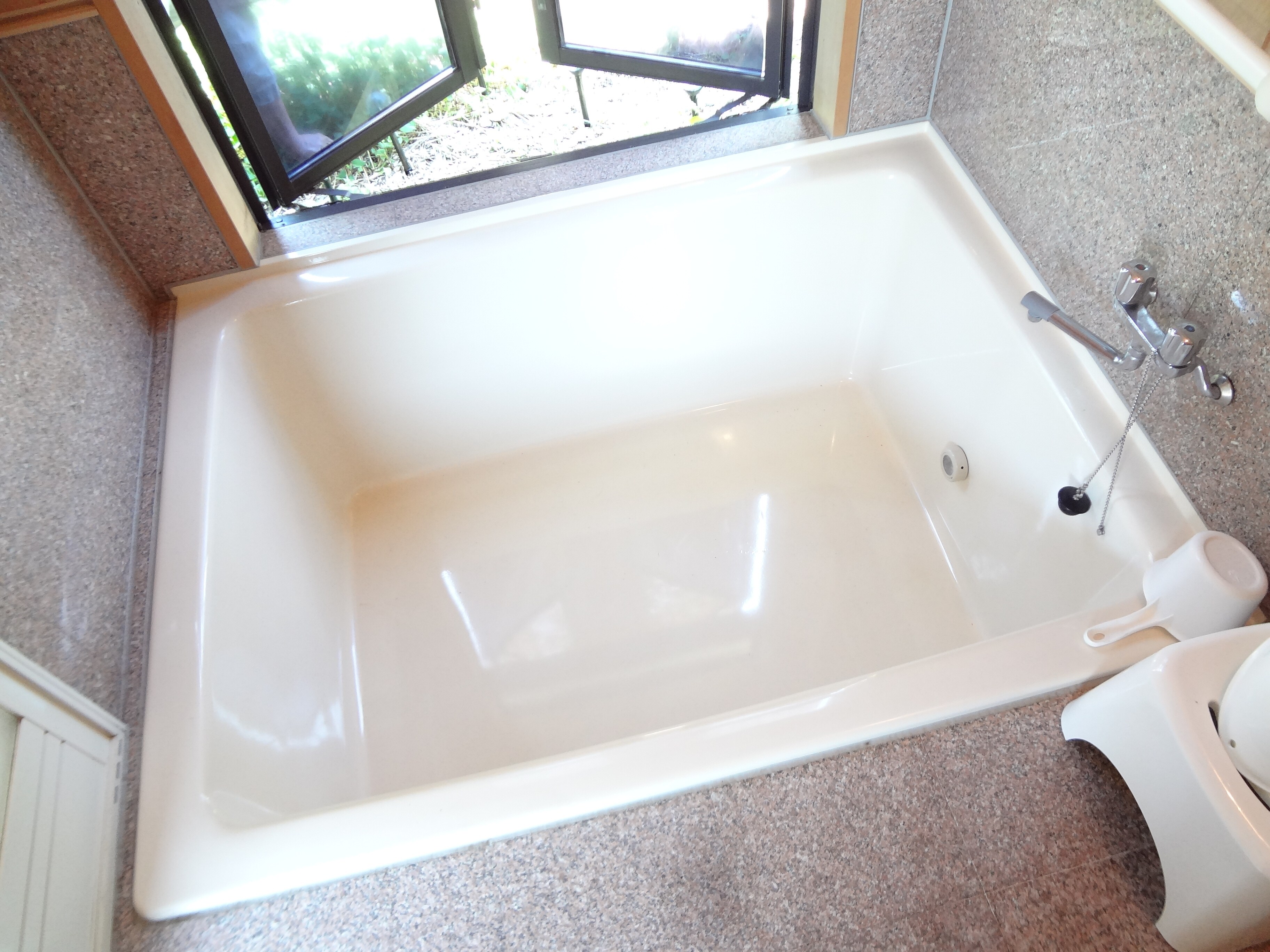 Bathtub