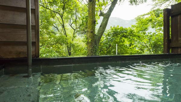 [Open-air bath]