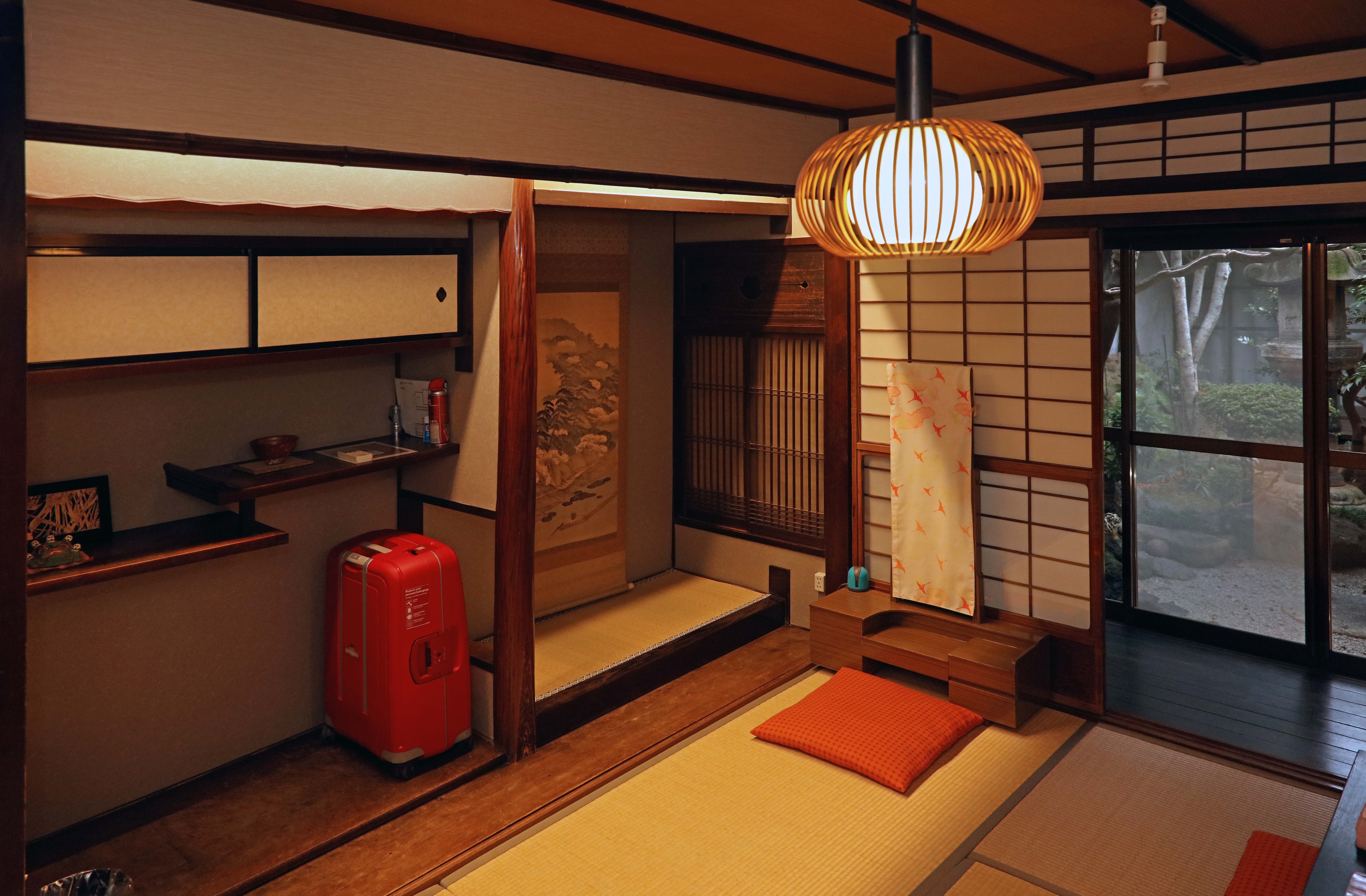 Japanese-style room