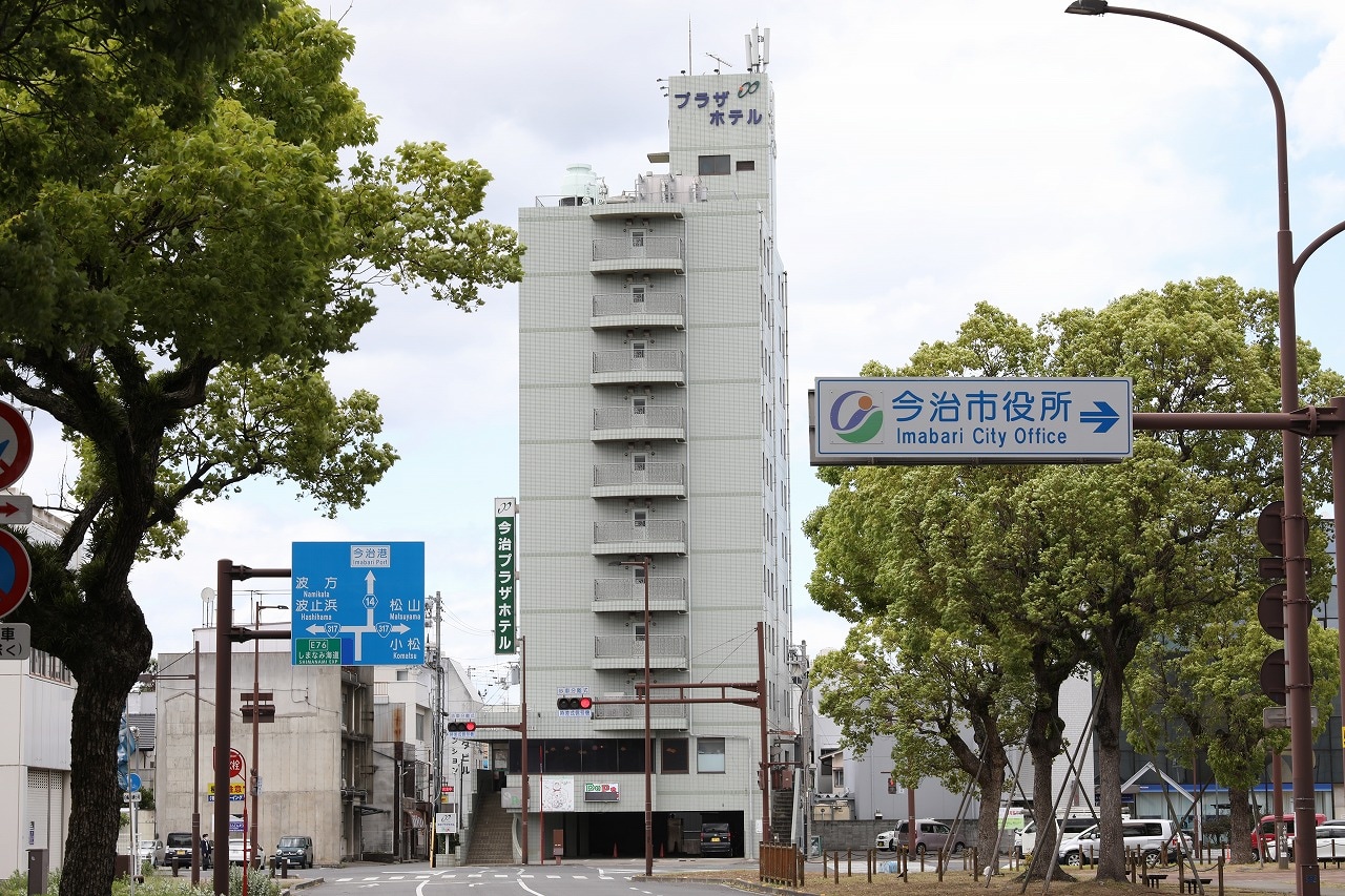 ホテル外観　前方より