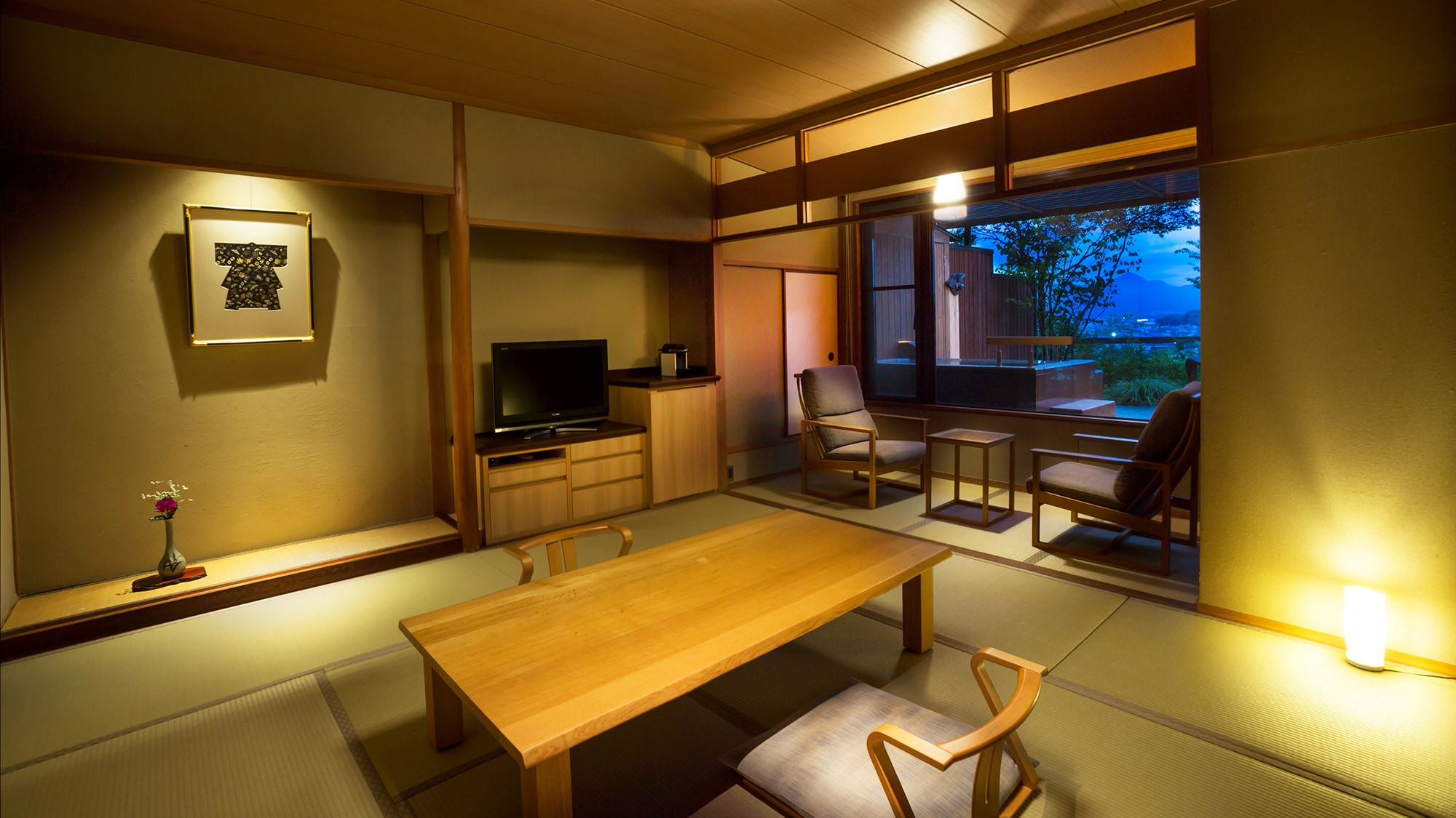 [Fujimidai/Japanese-style room with private open-air bath] Example of an indoor room