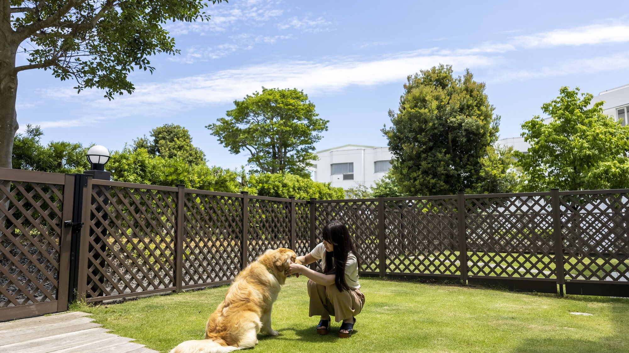 Private mini garden in pet-friendly rooms