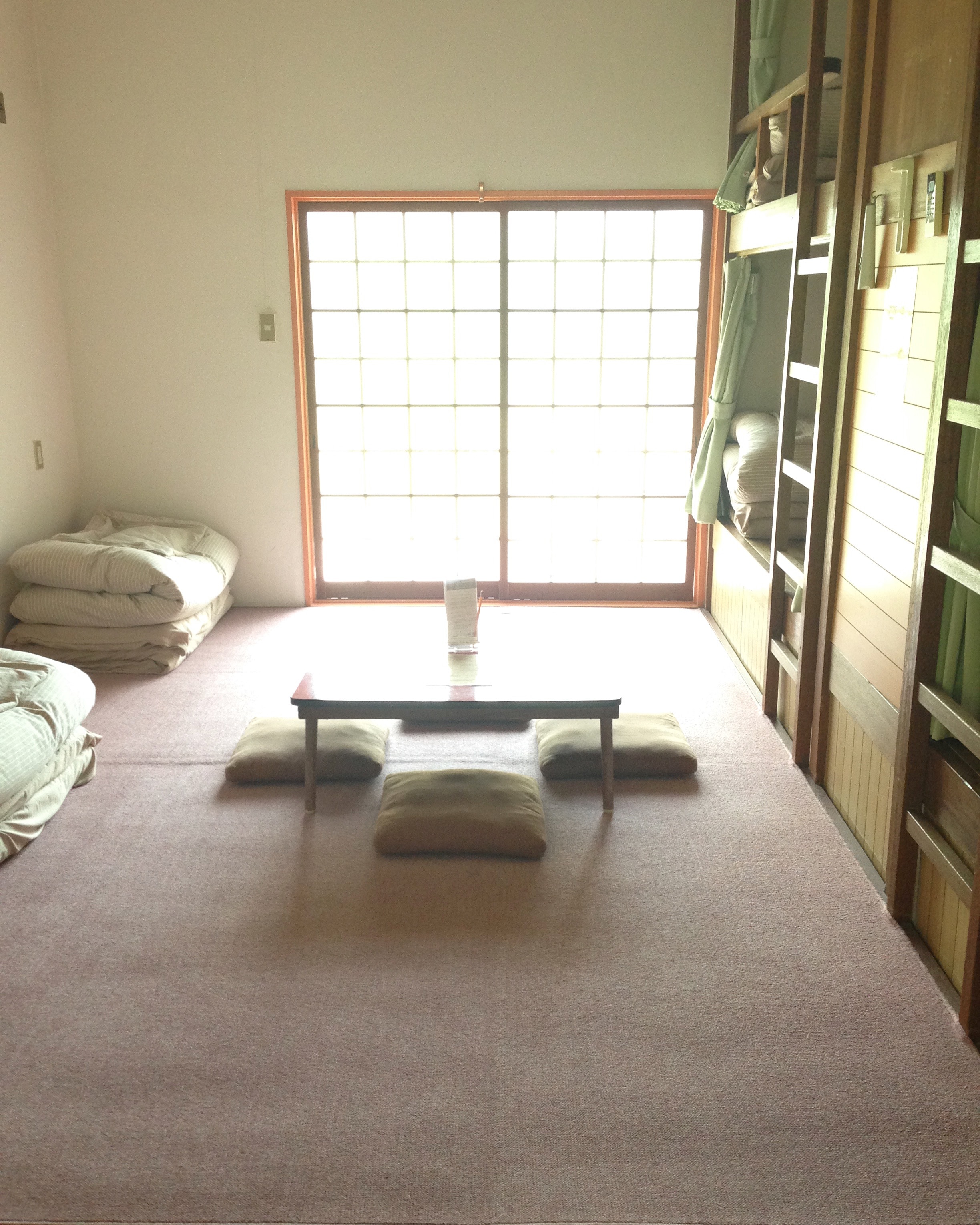女性专用宿舍间双层床