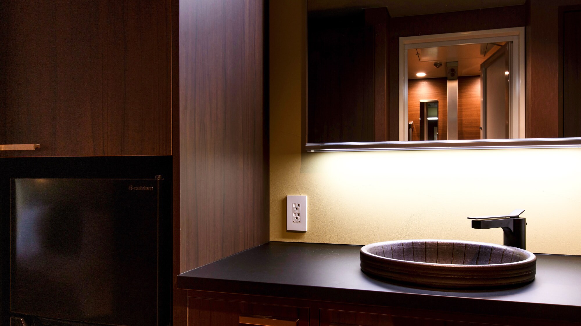 eph Hollywood Twin No Kitchen [No Smoking] * Indoor example