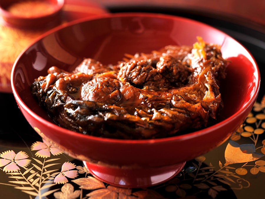 Makanan tradisional "Ikan mas manis"