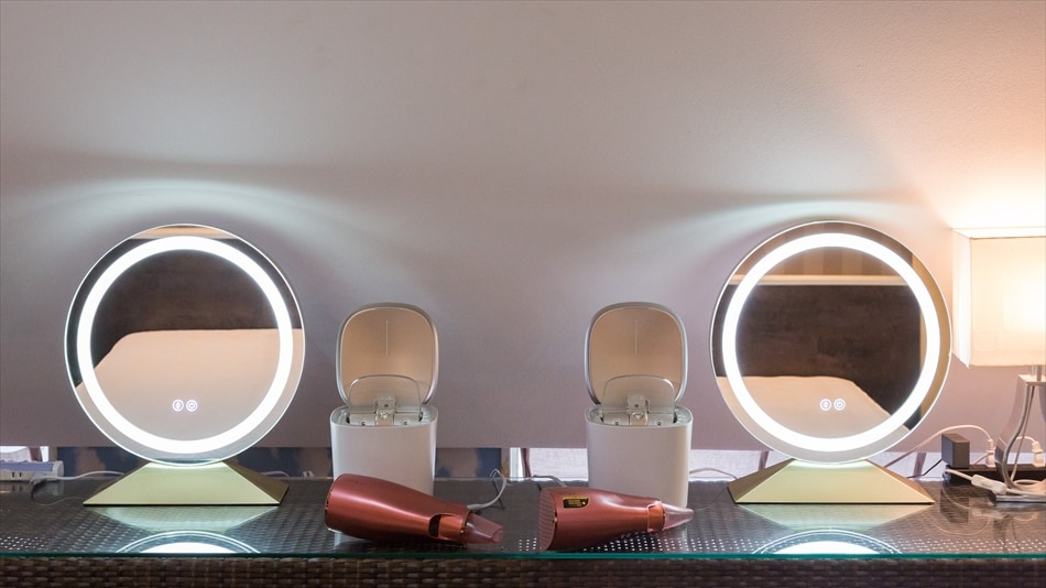 Deluxe Fourth Room has a large skin care space with two machines