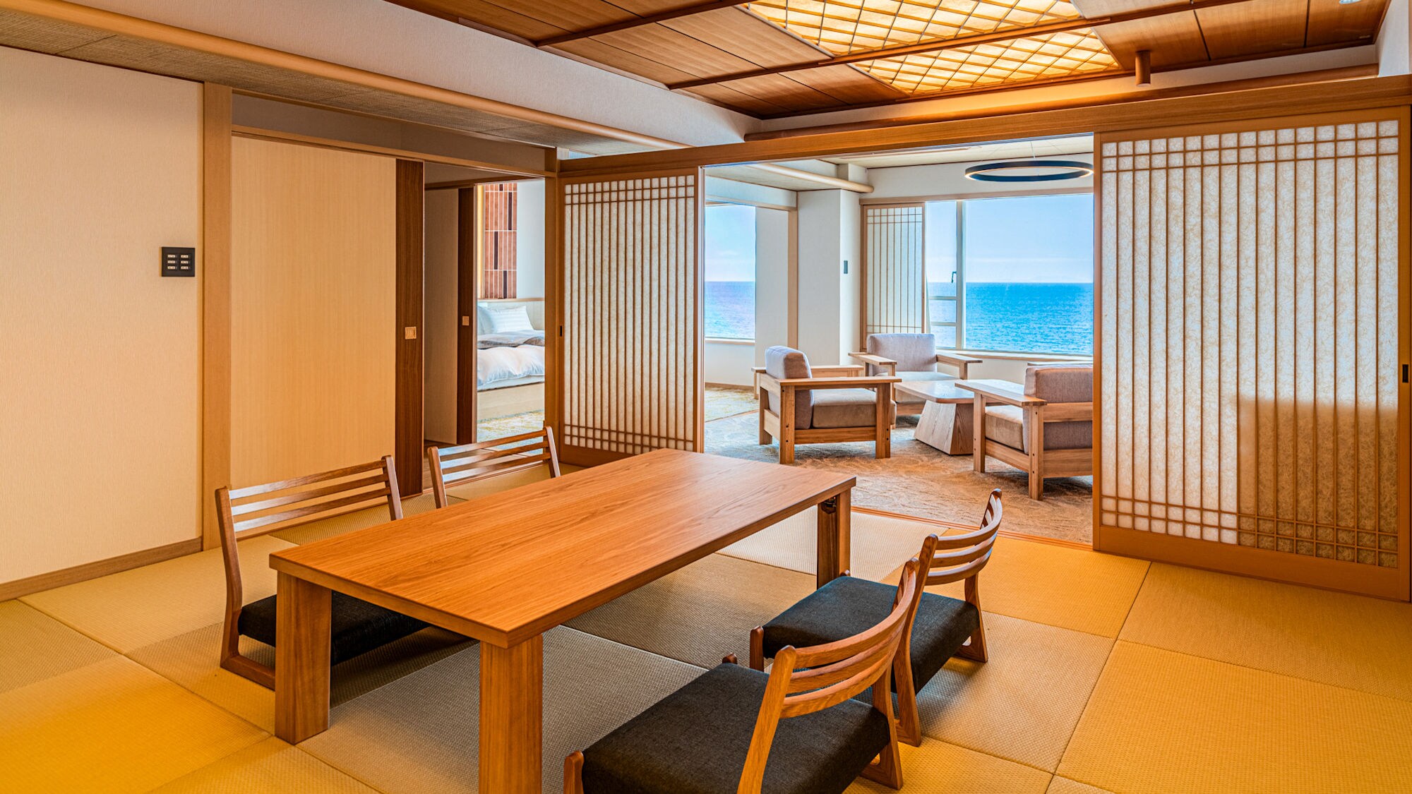 ห้องสวีทสไตล์ญี่ปุ่นผสมตะวันตกแบบโมเดิร์นพร้อมวิวอันสวยงาม "ชิซึกุ" (77 ตารางเมตร) [ห้องปลอดบุหรี่]