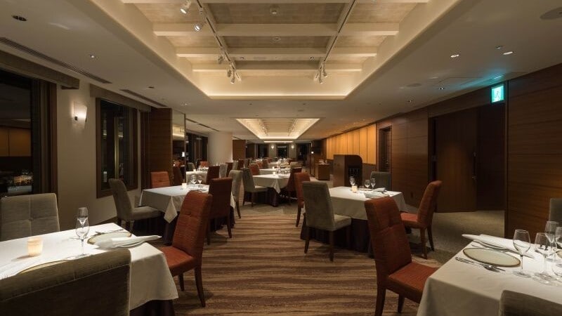 Restaurant interior (nighttime)